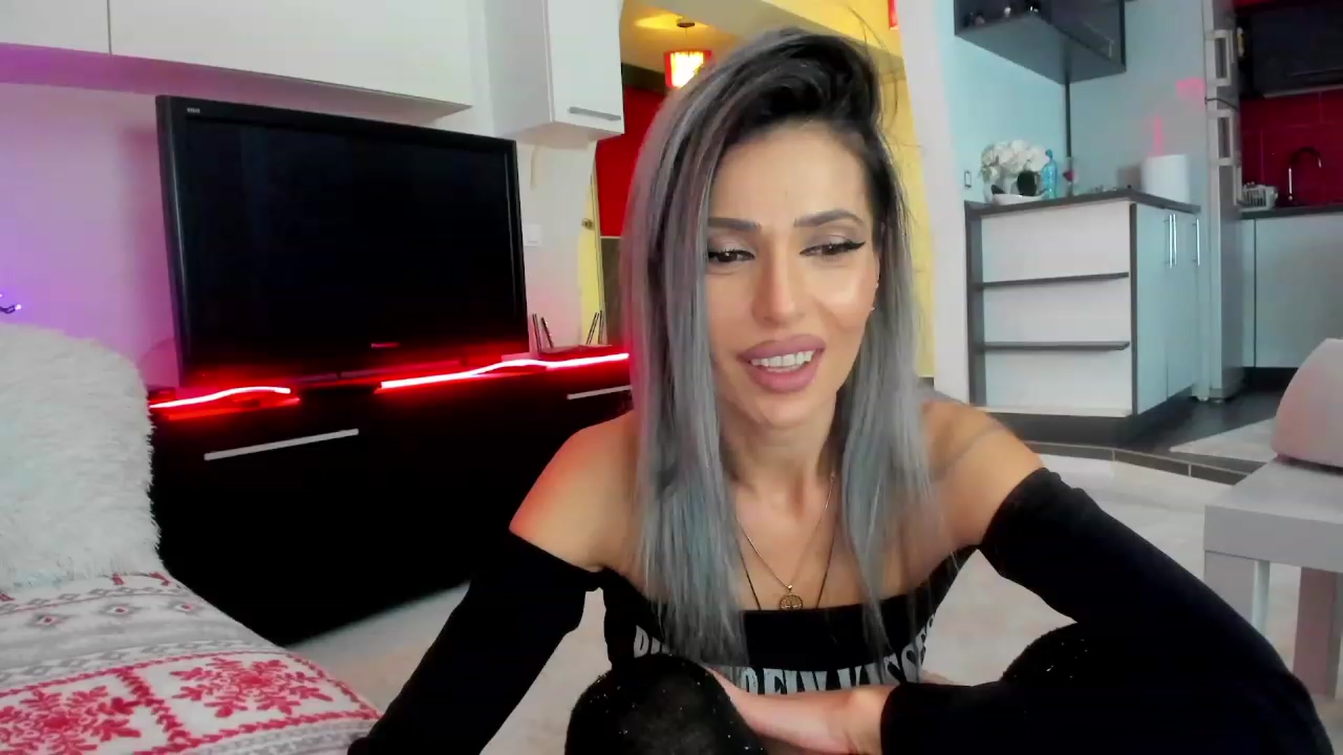 Gallery image thumbnail from SmileyTinaa's myfreecams stream on, 01/31/2024, 23:46 image 4 of 20