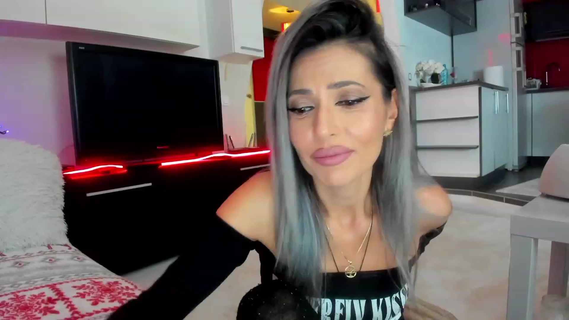 Gallery image thumbnail from SmileyTinaa's myfreecams stream on, 01/31/2024, 23:46 image 3 of 20