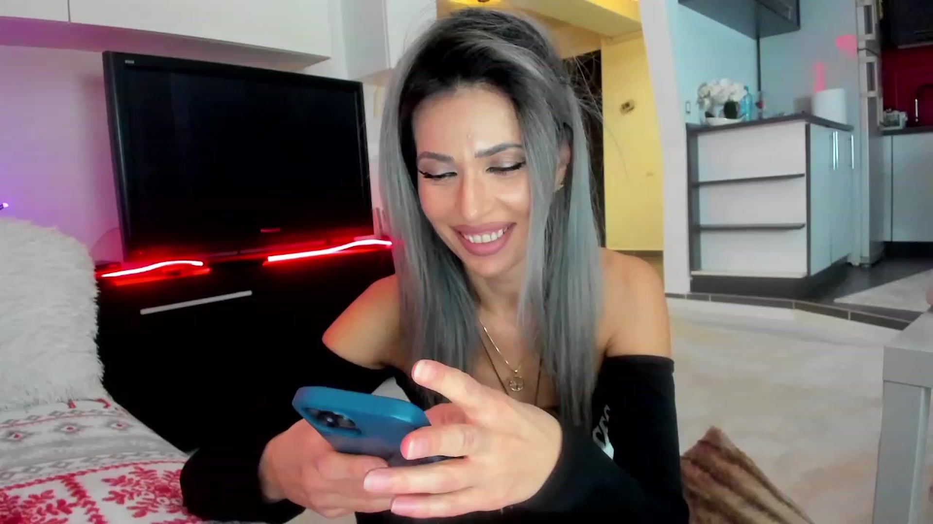 Gallery image thumbnail from SmileyTinaa's myfreecams stream on, 01/31/2024, 23:46 image 13 of 20