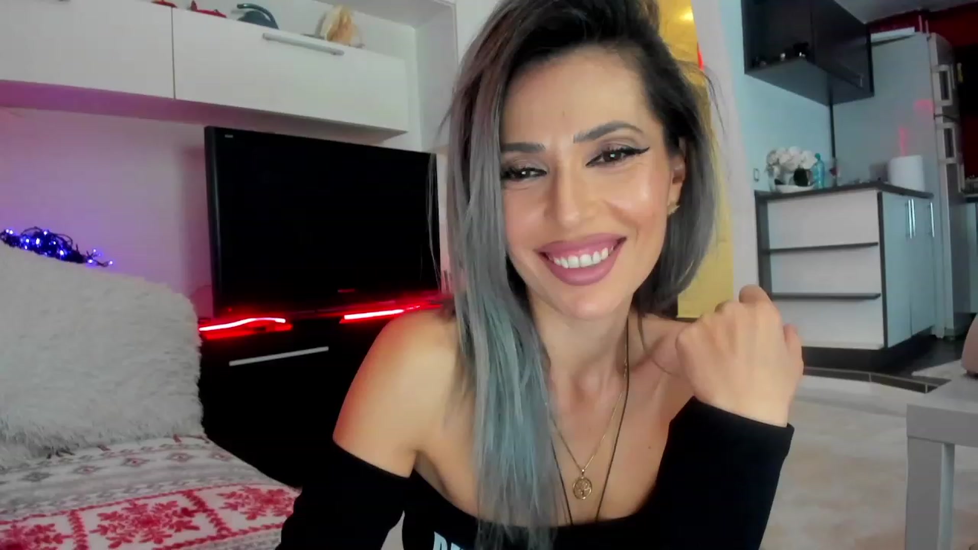Gallery image thumbnail from SmileyTinaa's myfreecams stream on, 01/31/2024, 23:46 image 8 of 20