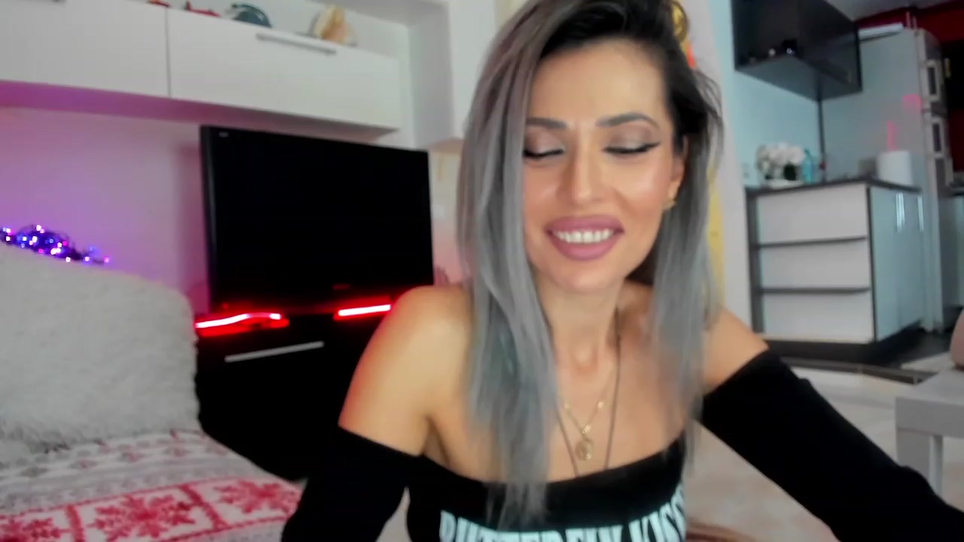 Gallery image thumbnail from SmileyTinaa's myfreecams stream on, 01/31/2024, 23:46 image 10 of 20