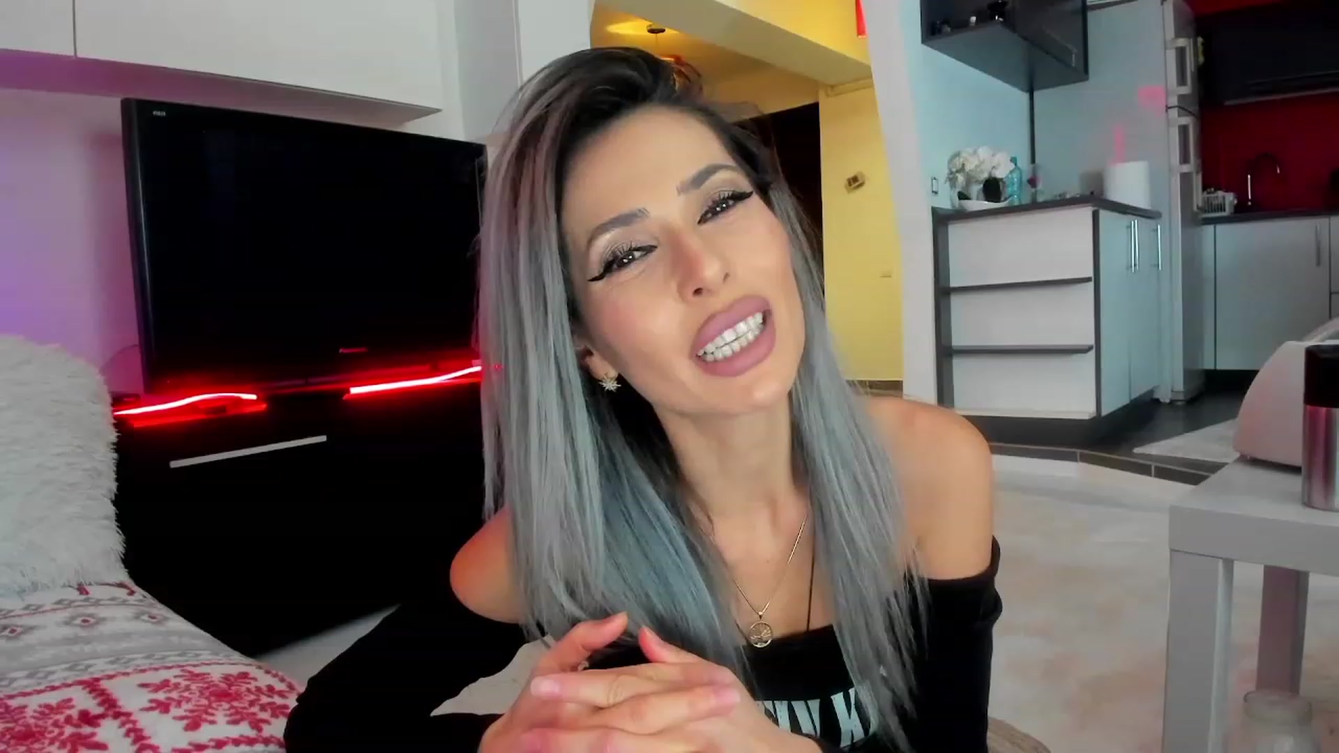 Gallery image thumbnail from SmileyTinaa's myfreecams stream on, 01/31/2024, 23:46 image 7 of 20