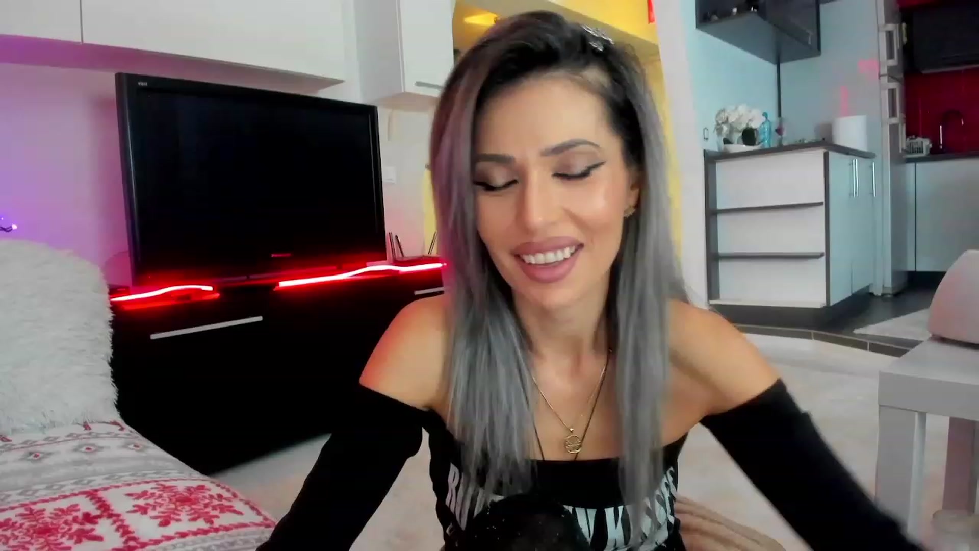 Gallery image thumbnail from SmileyTinaa's myfreecams stream on, 01/31/2024, 23:46 image 1 of 20