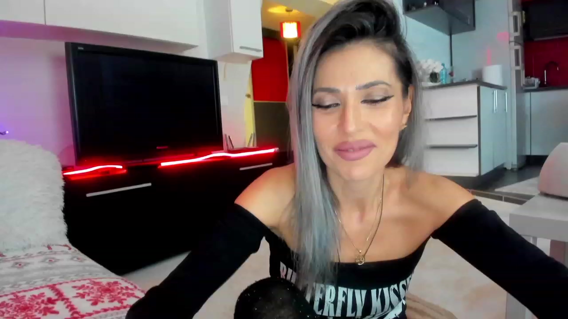 Gallery image thumbnail from SmileyTinaa's myfreecams stream on, 01/31/2024, 23:46 image 2 of 20
