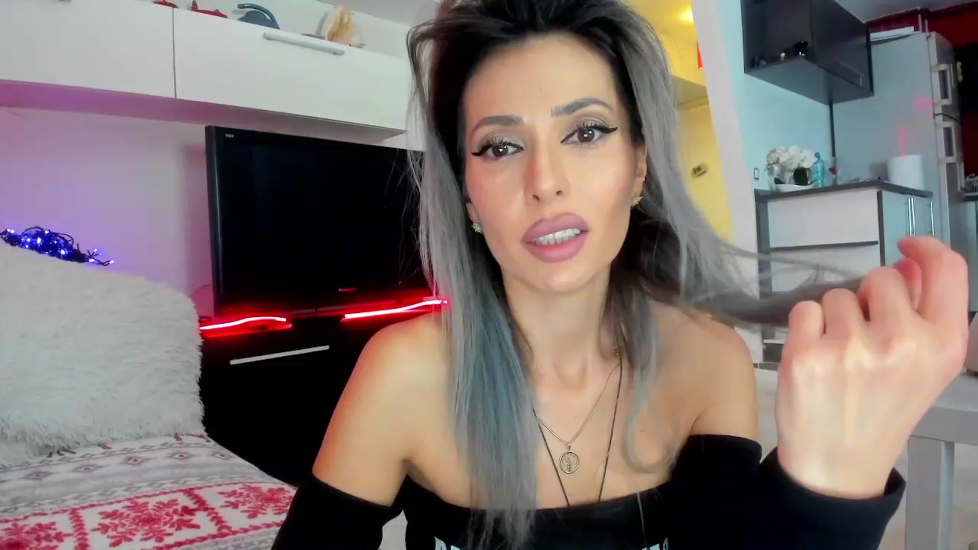 Gallery image thumbnail from SmileyTinaa's myfreecams stream on, 01/31/2024, 23:46 image 11 of 20