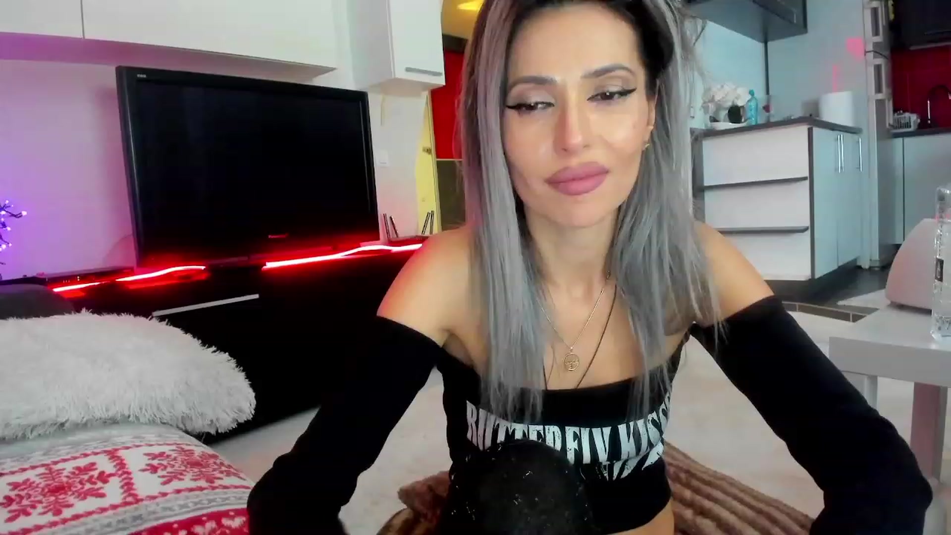 Gallery image thumbnail from SmileyTinaa's myfreecams stream on, 02/01/2024, 05:26 image 20 of 20