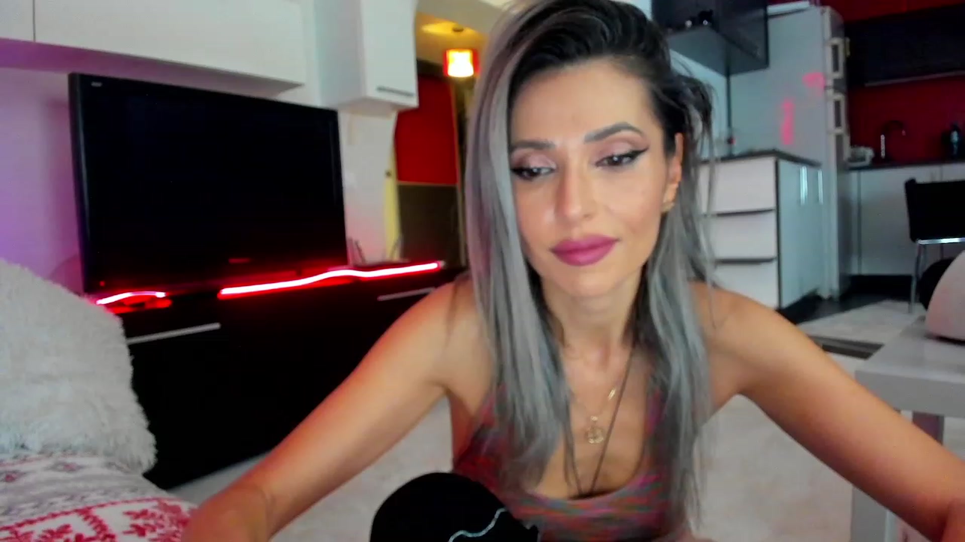 Gallery image thumbnail from SmileyTinaa's myfreecams stream on, 02/01/2024, 22:32 image 16 of 20