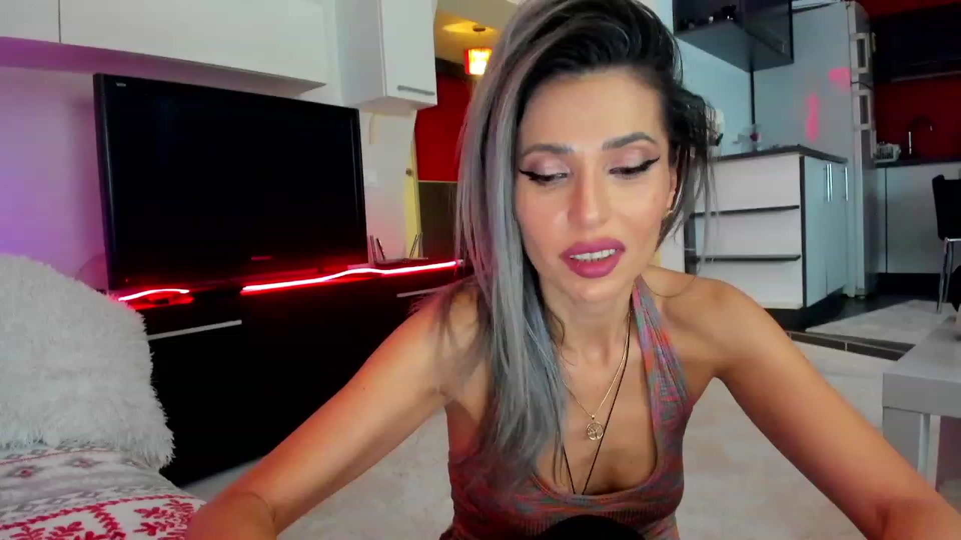 Gallery image thumbnail from SmileyTinaa's myfreecams stream on, 02/01/2024, 22:32 image 5 of 20