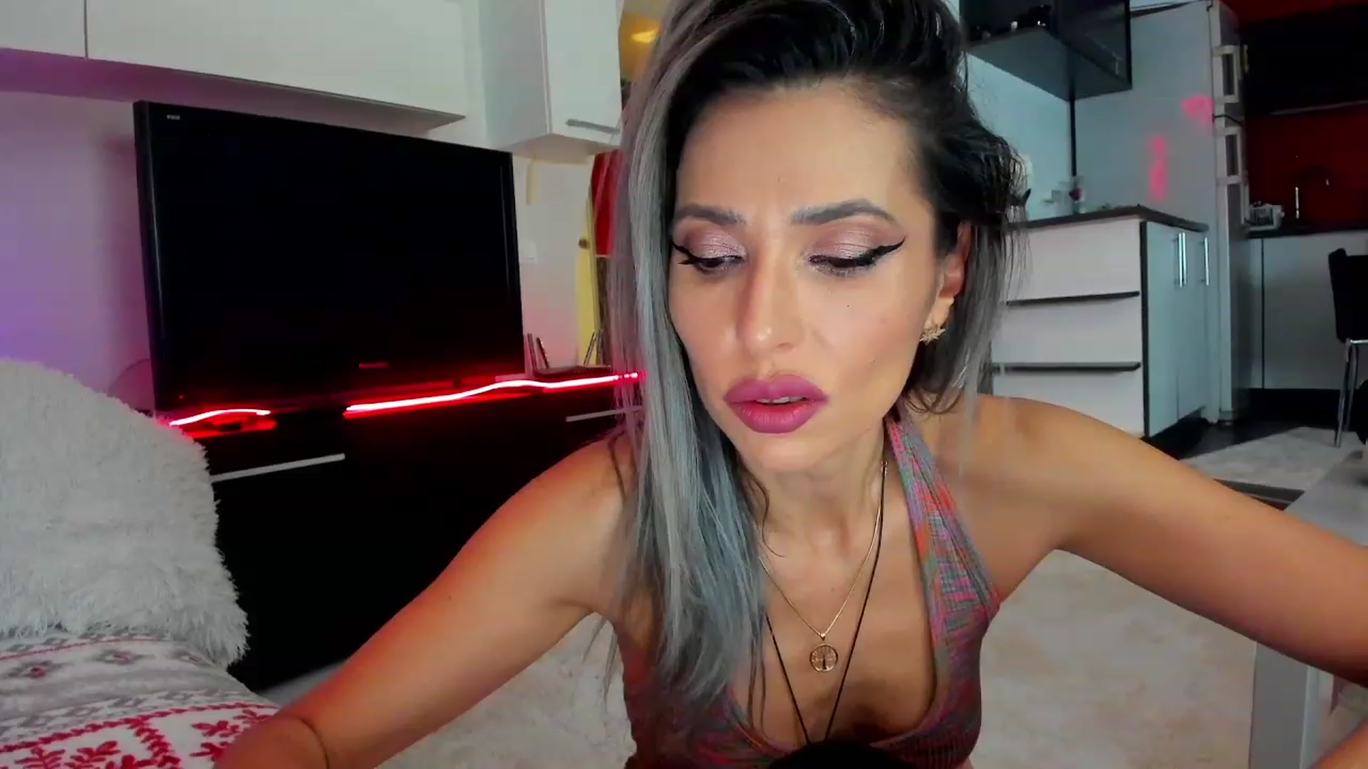 Gallery image thumbnail from SmileyTinaa's myfreecams stream on, 02/01/2024, 22:32 image 8 of 20