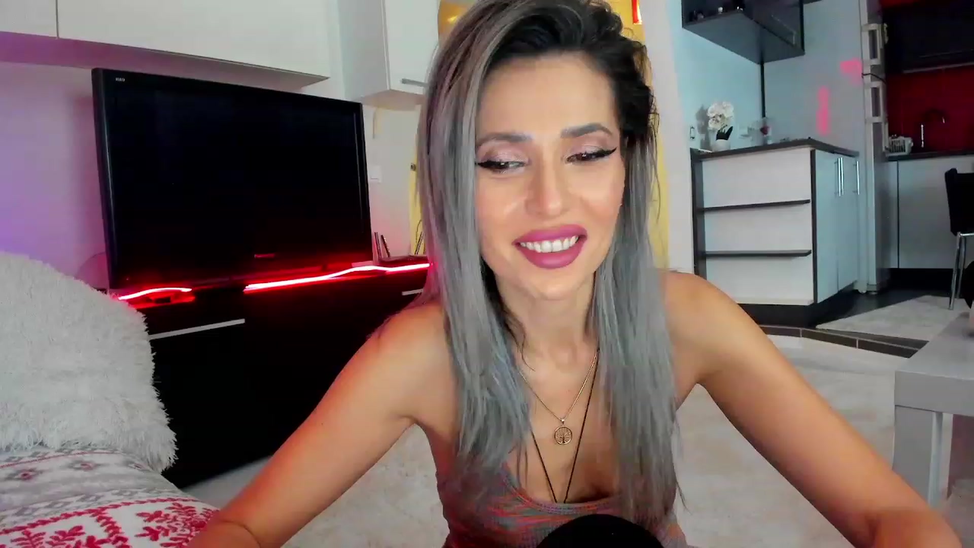Gallery image thumbnail from SmileyTinaa's myfreecams stream on, 02/01/2024, 22:32 image 2 of 20