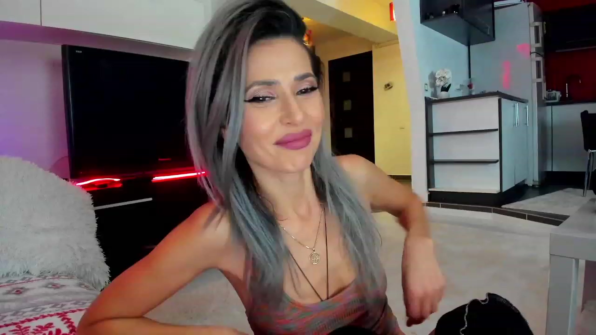 Gallery image thumbnail from SmileyTinaa's myfreecams stream on, 02/01/2024, 22:32 image 14 of 20