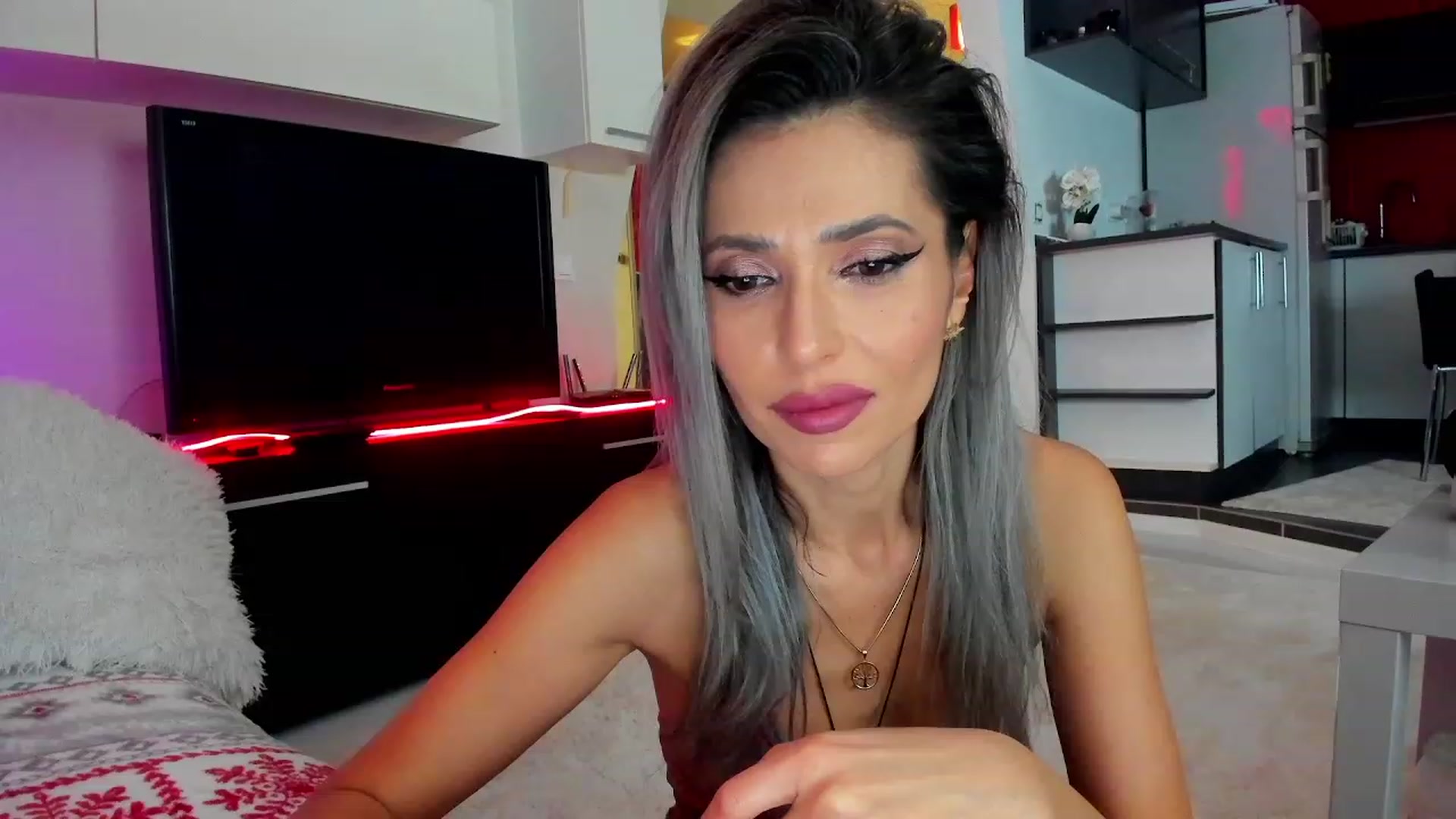Gallery image thumbnail from SmileyTinaa's myfreecams stream on, 02/01/2024, 22:32 image 3 of 20