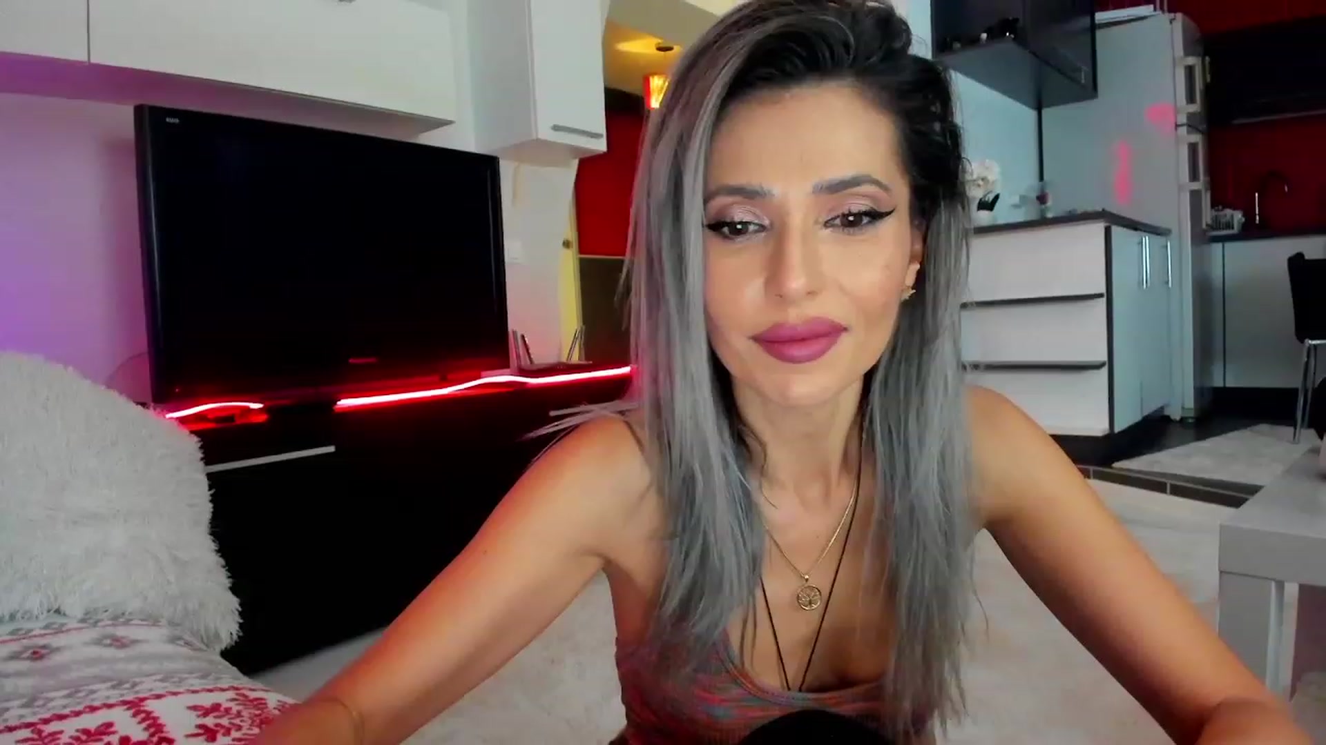 Gallery image thumbnail from SmileyTinaa's myfreecams stream on, 02/01/2024, 22:32 image 1 of 20