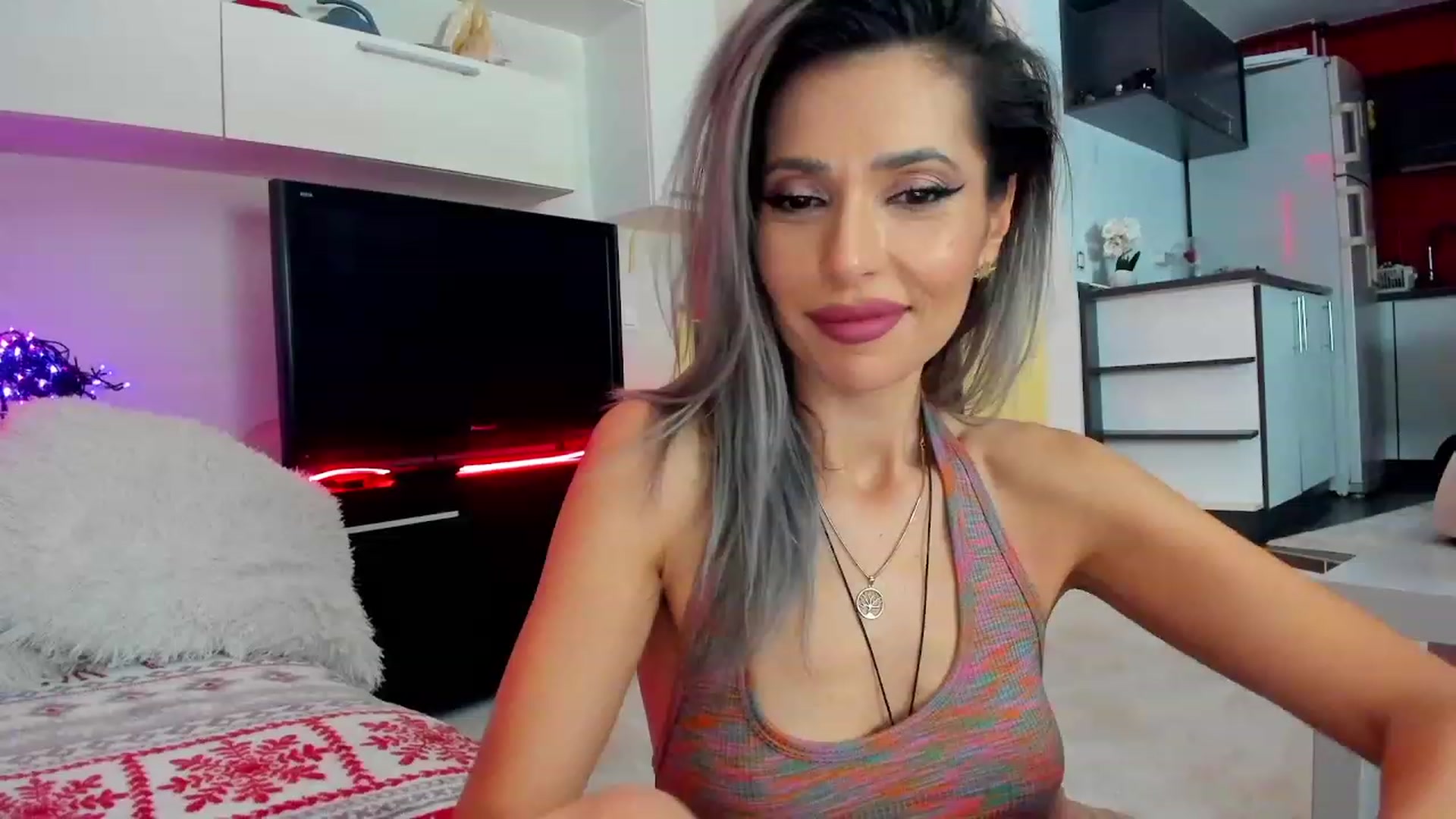 Gallery image thumbnail from SmileyTinaa's myfreecams stream on, 02/01/2024, 23:55 image 11 of 20