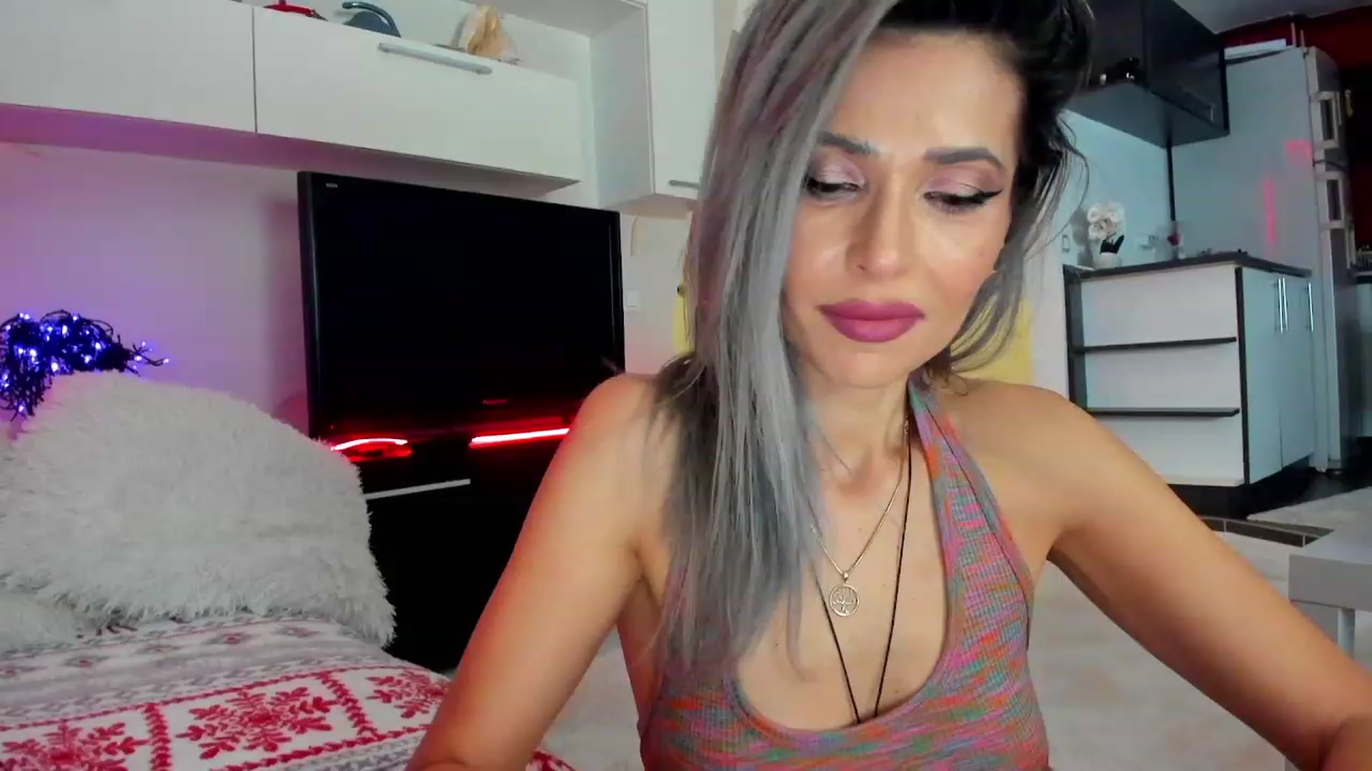 Gallery image thumbnail from SmileyTinaa's myfreecams stream on, 02/01/2024, 23:55 image 19 of 20