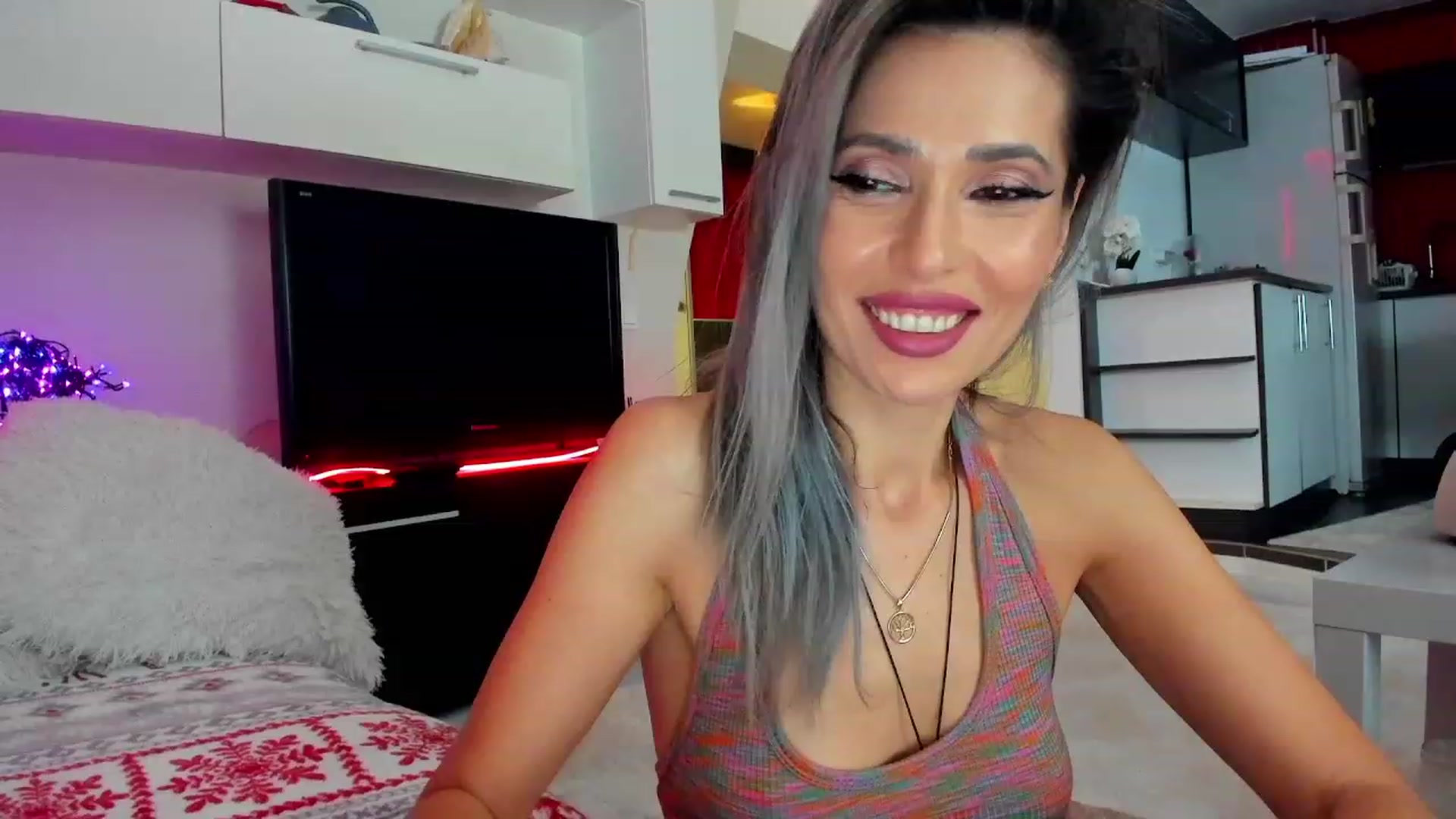 Gallery image thumbnail from SmileyTinaa's myfreecams stream on, 02/01/2024, 23:55 image 7 of 20