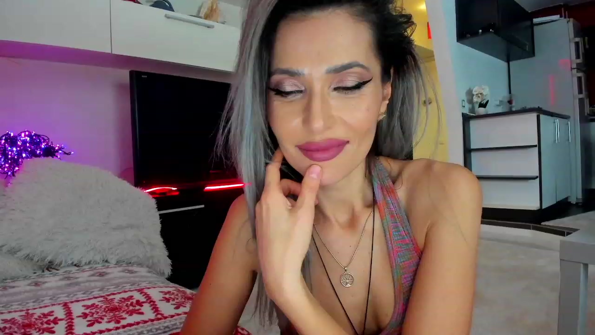Gallery image thumbnail from SmileyTinaa's myfreecams stream on, 02/01/2024, 23:55 image 20 of 20