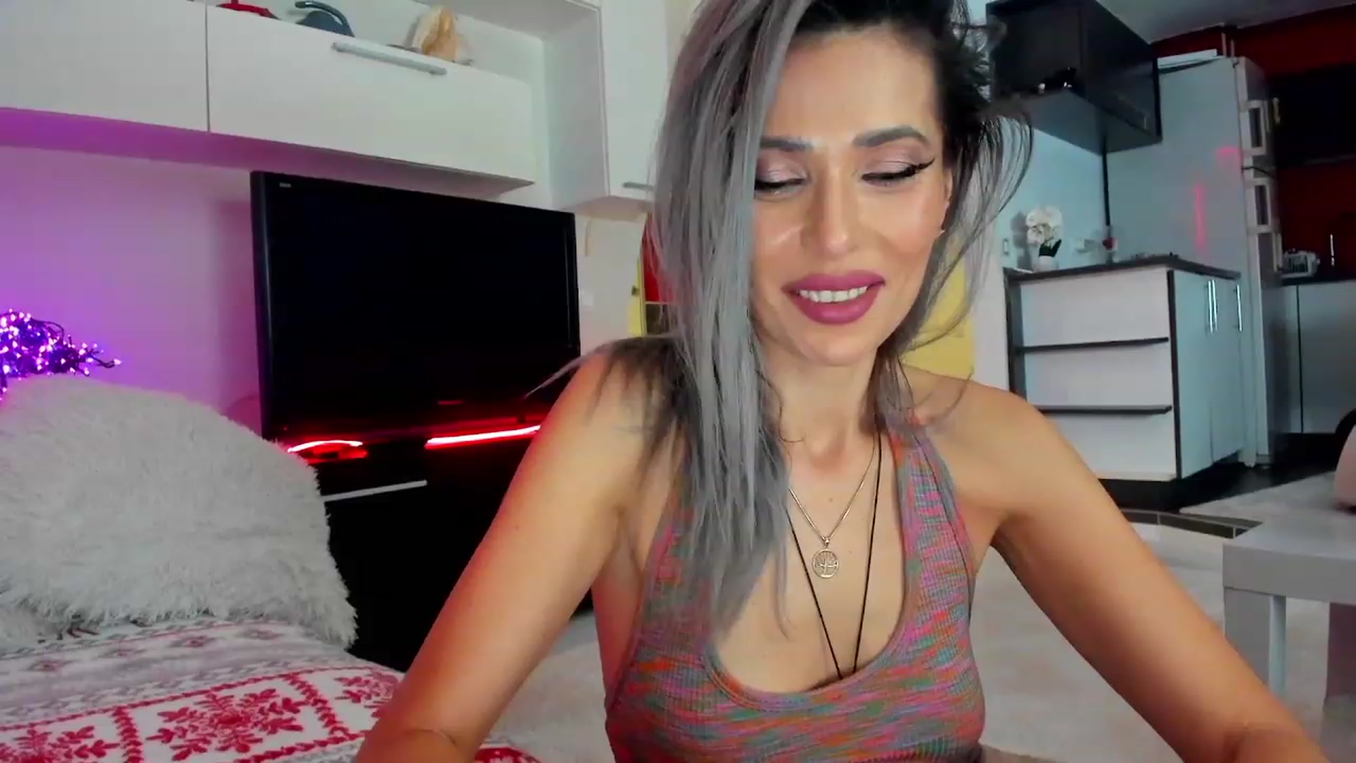 Gallery image thumbnail from SmileyTinaa's myfreecams stream on, 02/01/2024, 23:55 image 4 of 20
