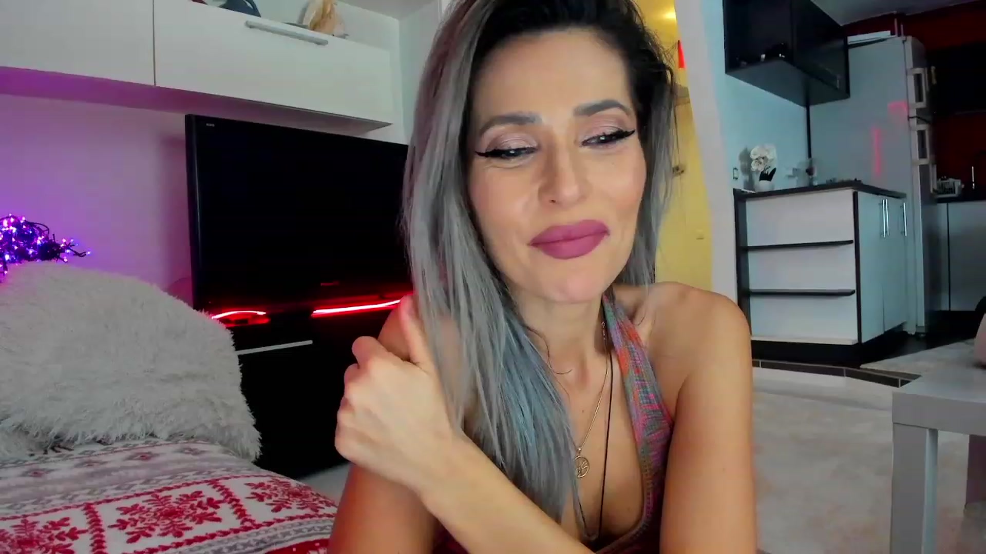 Gallery image thumbnail from SmileyTinaa's myfreecams stream on, 02/01/2024, 23:55 image 9 of 20