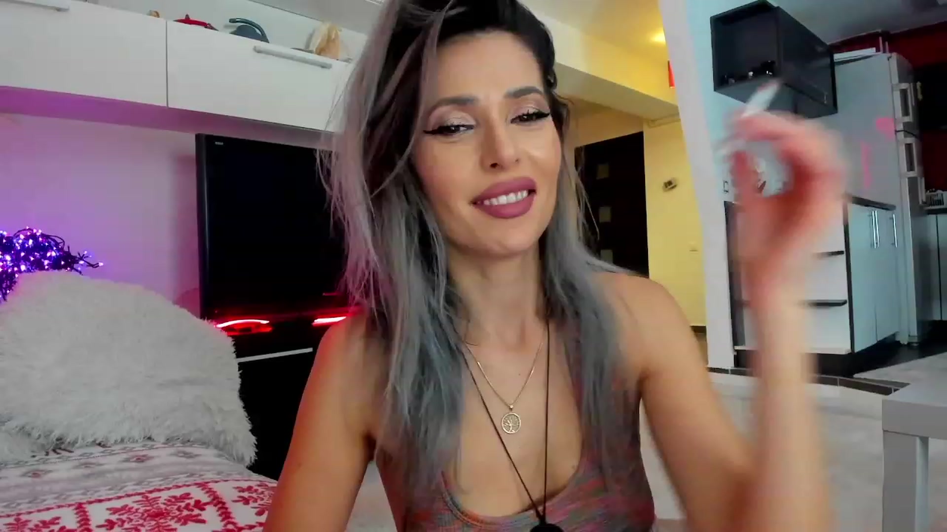 Gallery image thumbnail from SmileyTinaa's myfreecams stream on, 02/02/2024, 01:19 image 17 of 20