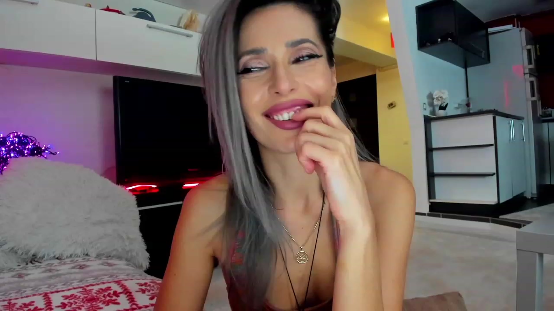 Gallery image thumbnail from SmileyTinaa's myfreecams stream on, 02/02/2024, 01:19 image 15 of 20