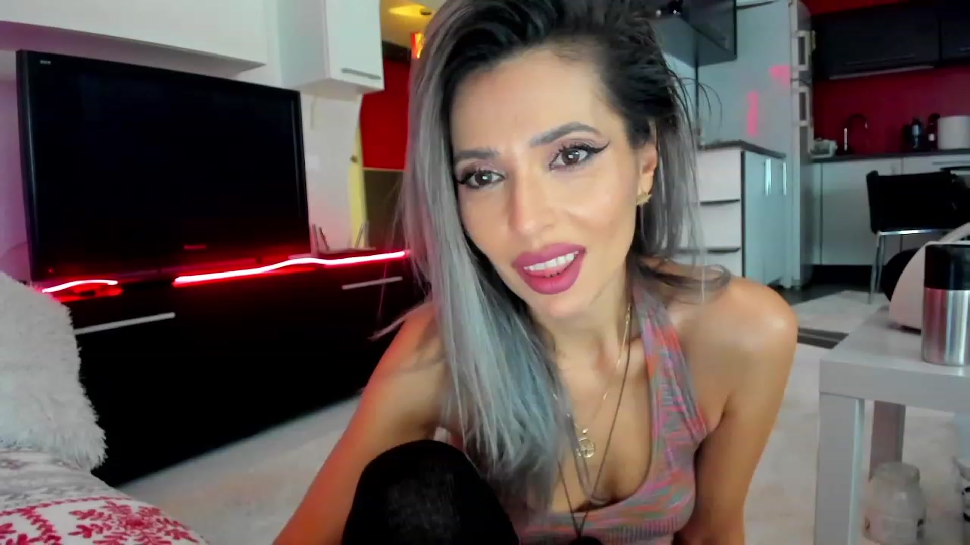 Gallery image thumbnail from SmileyTinaa's myfreecams stream on, 02/02/2024, 01:19 image 5 of 20