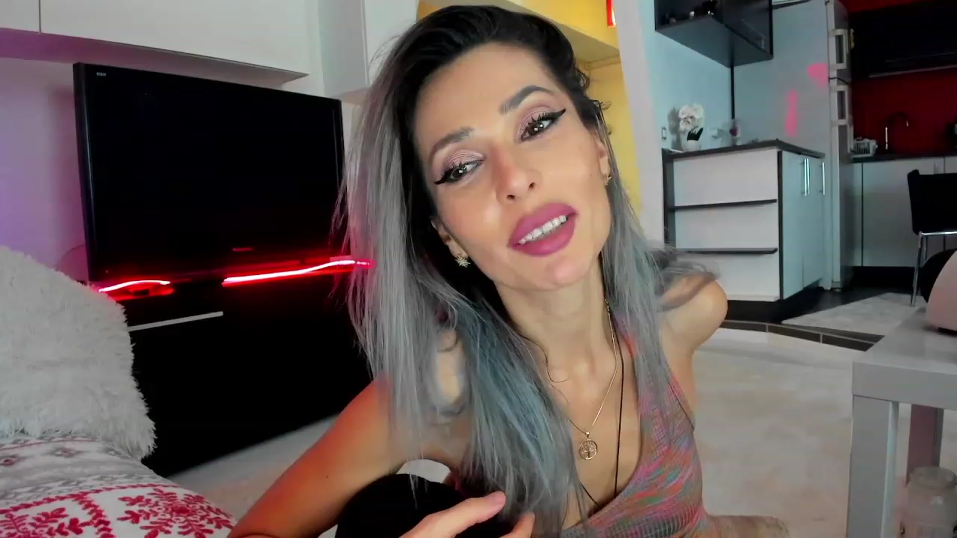 Gallery image thumbnail from SmileyTinaa's myfreecams stream on, 02/02/2024, 01:19 image 4 of 20