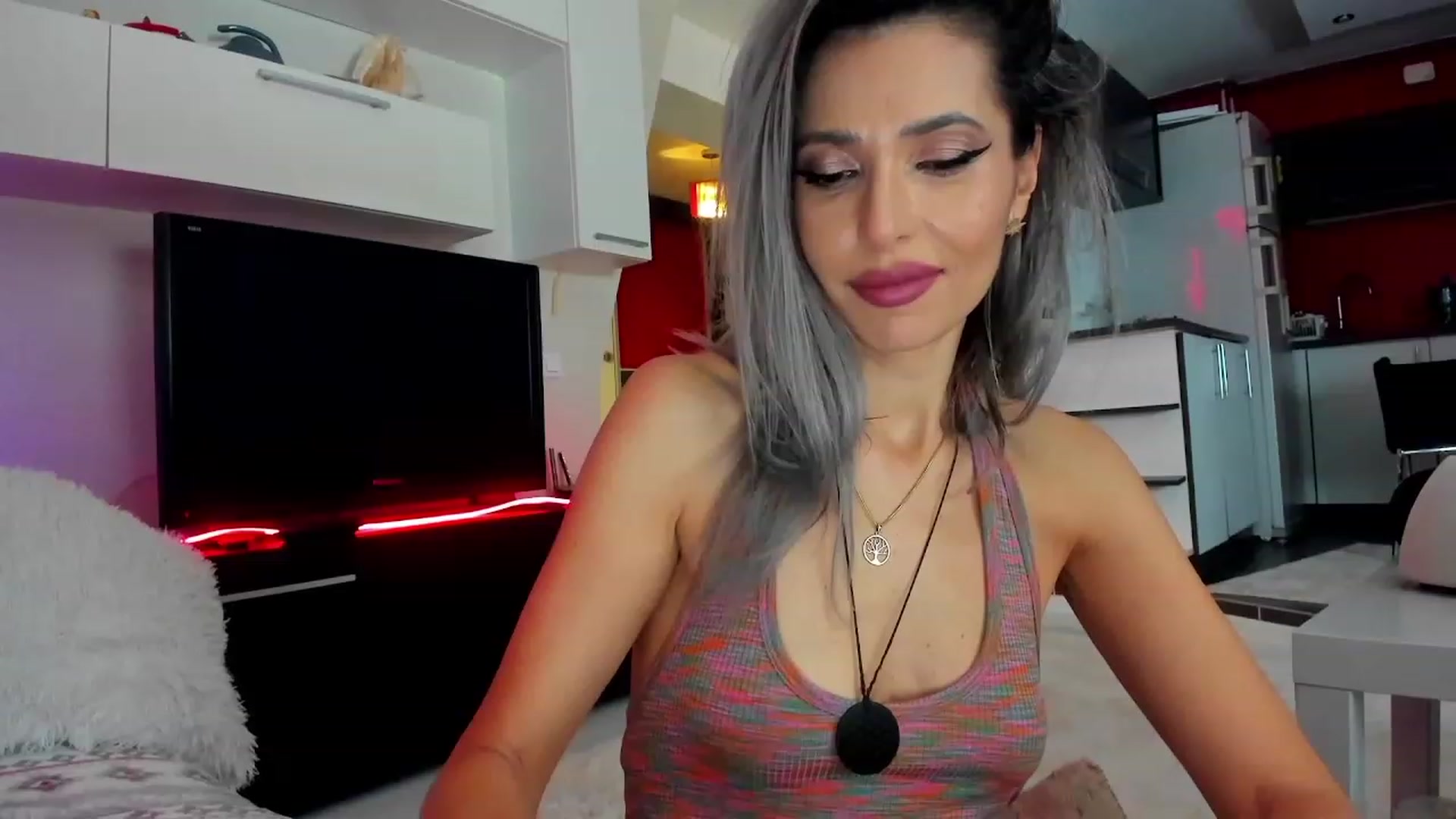 Gallery image thumbnail from SmileyTinaa's myfreecams stream on, 02/02/2024, 01:19 image 11 of 20