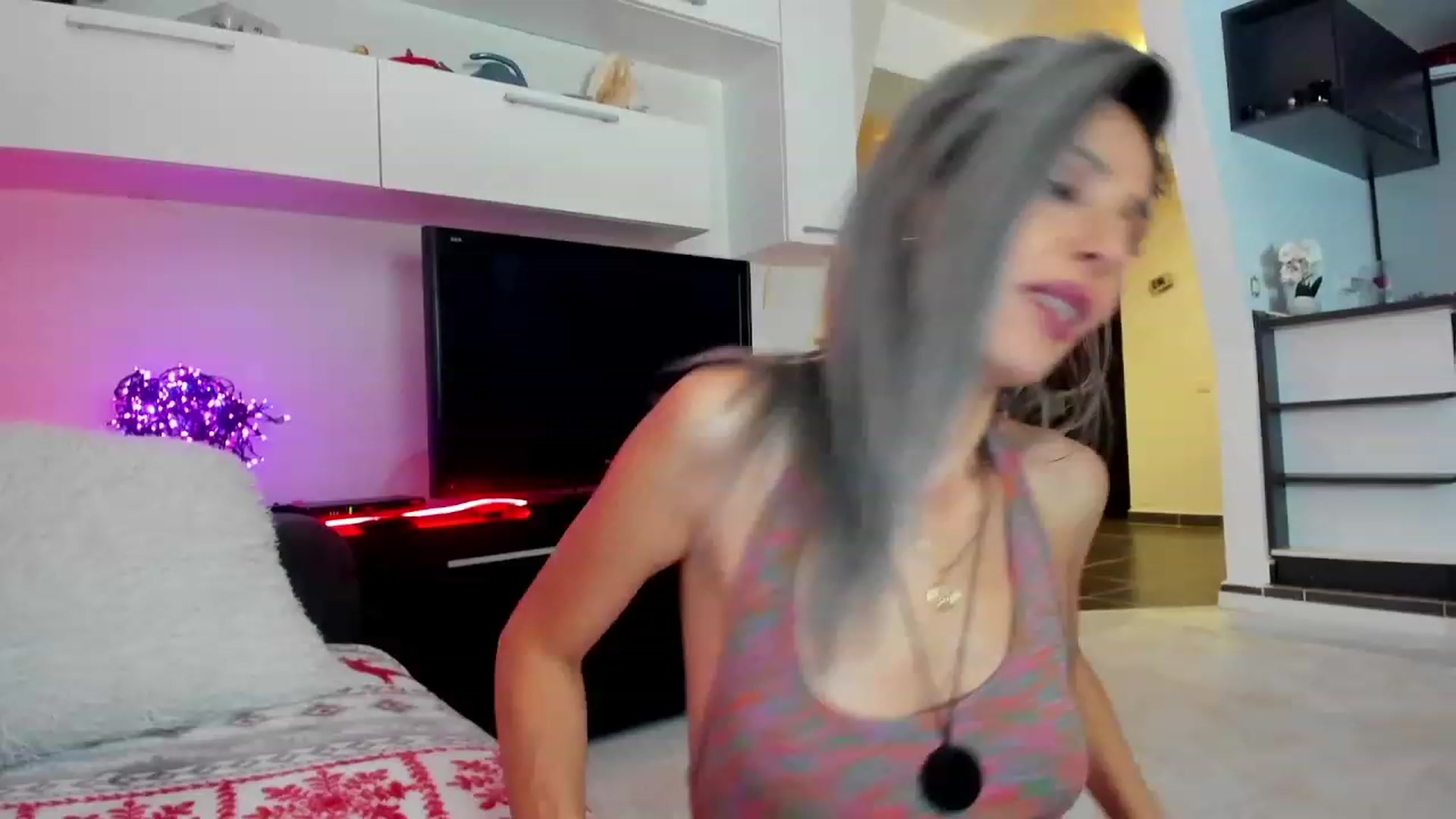 Gallery image thumbnail from SmileyTinaa's myfreecams stream on, 02/02/2024, 03:33 image 5 of 20