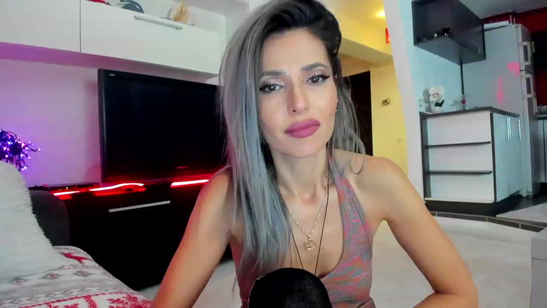 Gallery image thumbnail from SmileyTinaa's myfreecams stream on, 02/02/2024, 03:33 image 6 of 20