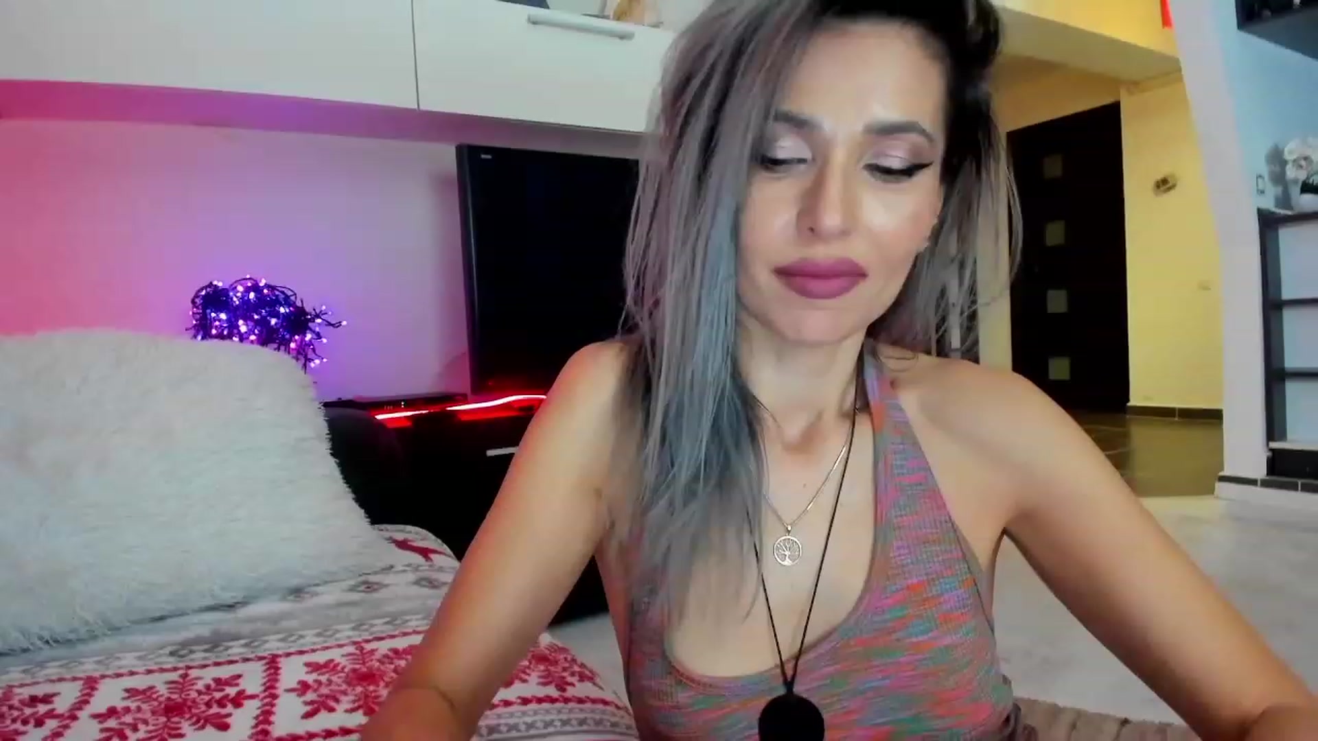 Gallery image thumbnail from SmileyTinaa's myfreecams stream on, 02/02/2024, 03:33 image 19 of 20