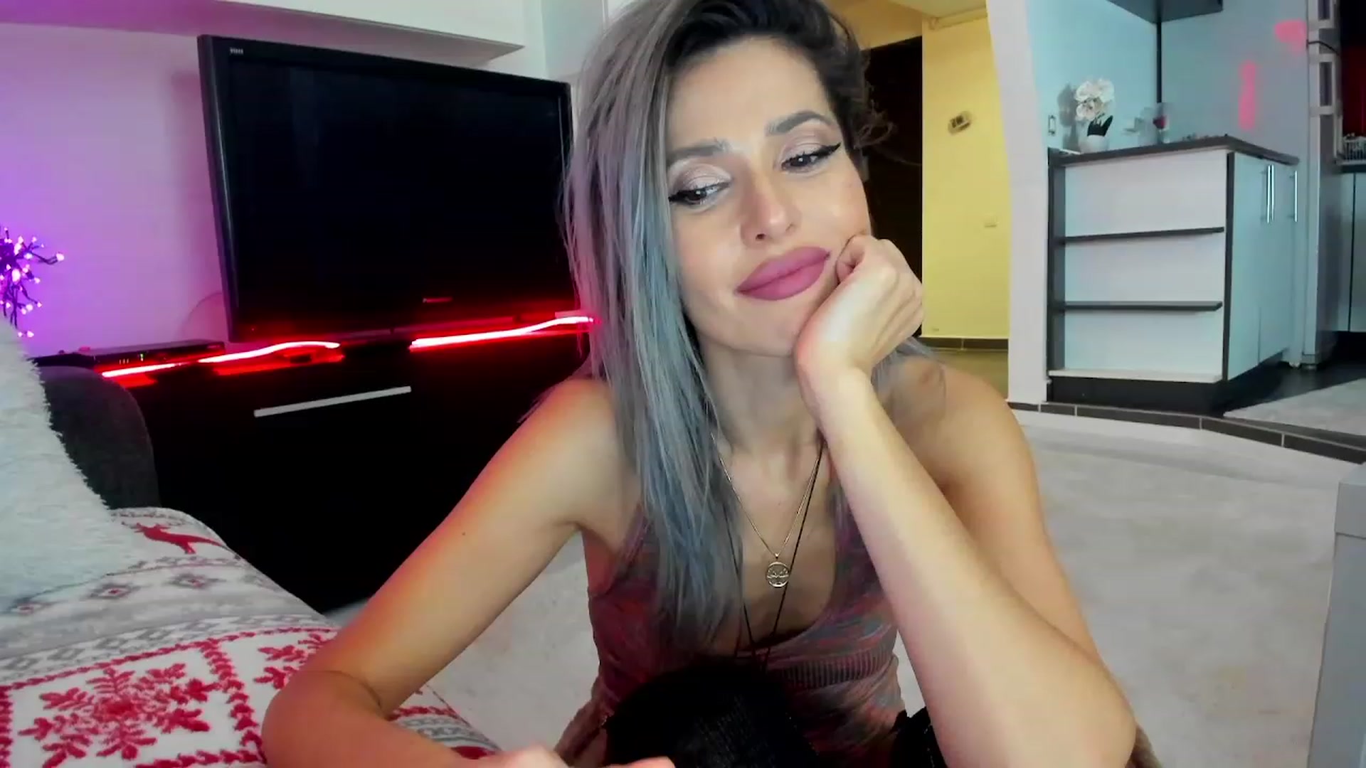 Gallery image thumbnail from SmileyTinaa's myfreecams stream on, 02/02/2024, 03:33 image 13 of 20