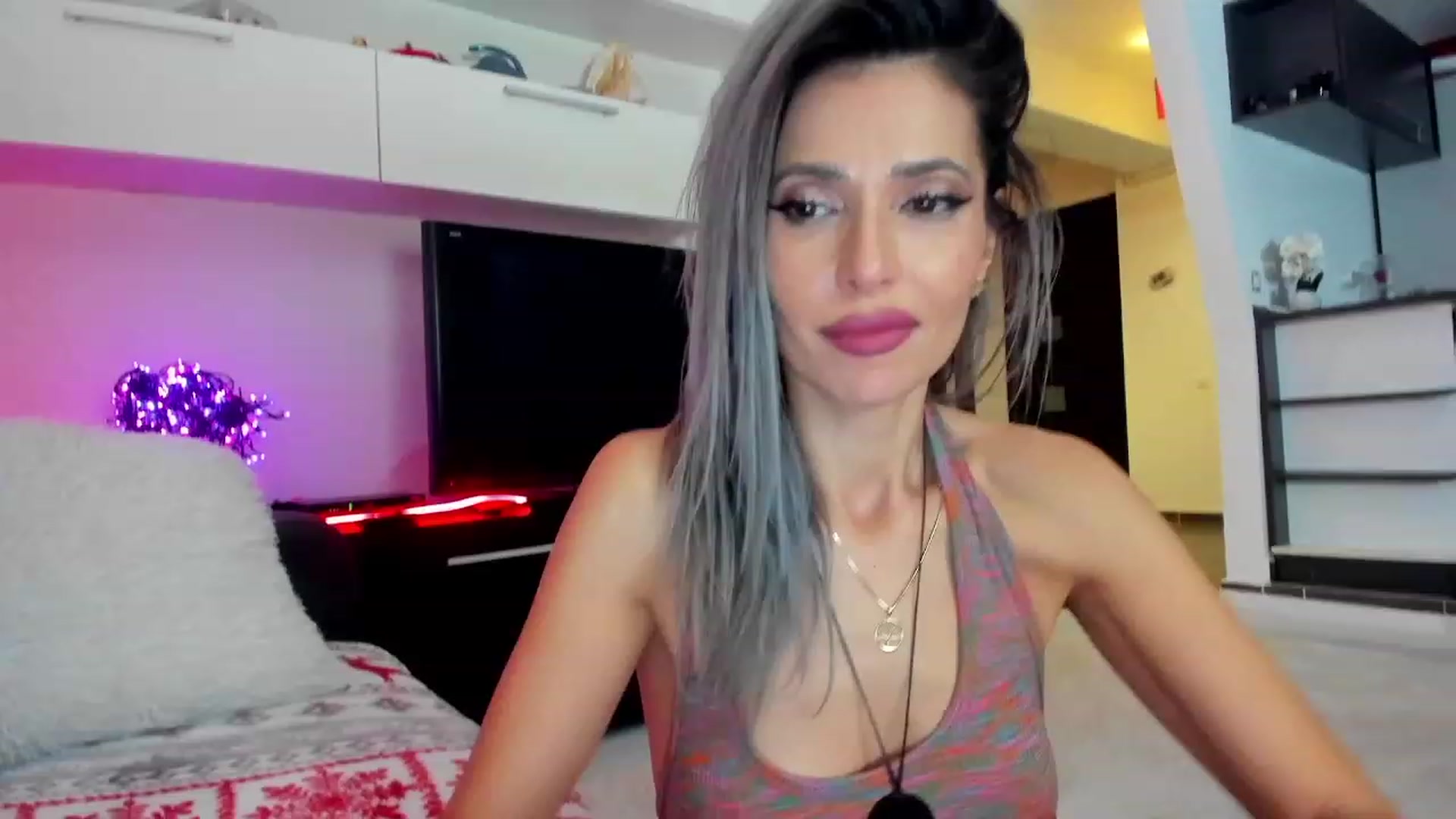 Gallery image thumbnail from SmileyTinaa's myfreecams stream on, 02/02/2024, 03:33 image 4 of 20