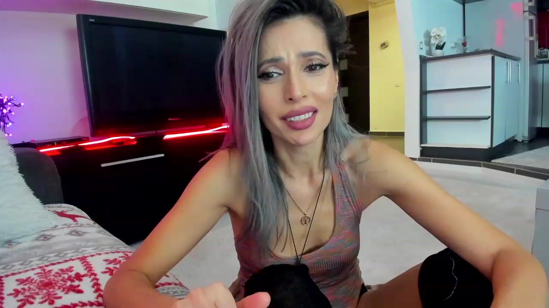 Gallery image thumbnail from SmileyTinaa's myfreecams stream on, 02/02/2024, 03:33 image 12 of 20
