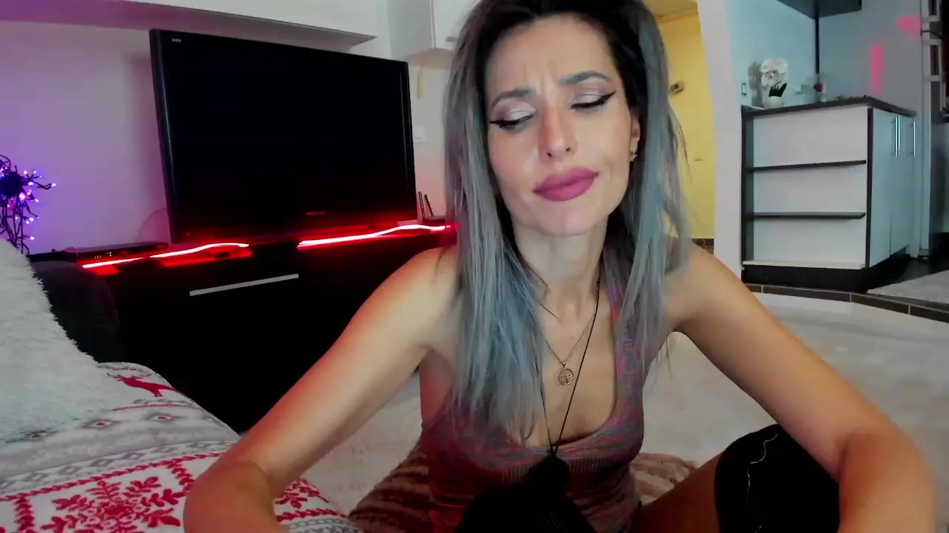 Gallery image thumbnail from SmileyTinaa's myfreecams stream on, 02/02/2024, 05:46 image 15 of 20