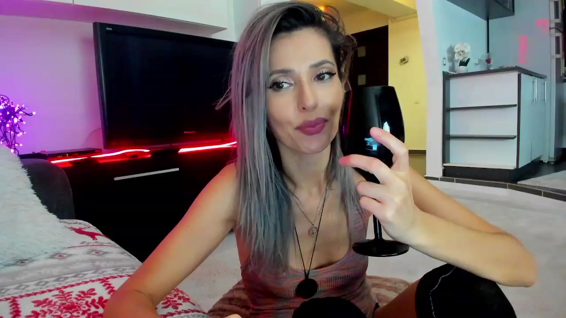 Gallery image thumbnail from SmileyTinaa's myfreecams stream on, 02/02/2024, 05:46 image 9 of 20