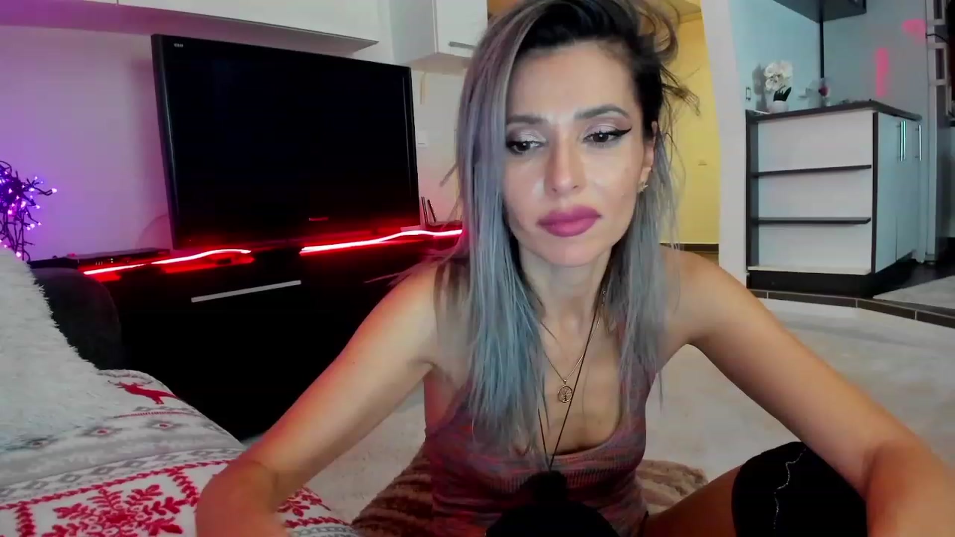 Gallery image thumbnail from SmileyTinaa's myfreecams stream on, 02/02/2024, 05:46 image 10 of 20