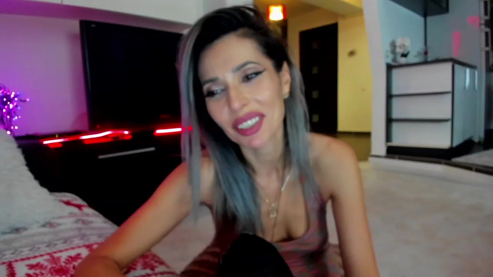 Gallery image thumbnail from SmileyTinaa's myfreecams stream on, 02/02/2024, 05:46 image 4 of 20
