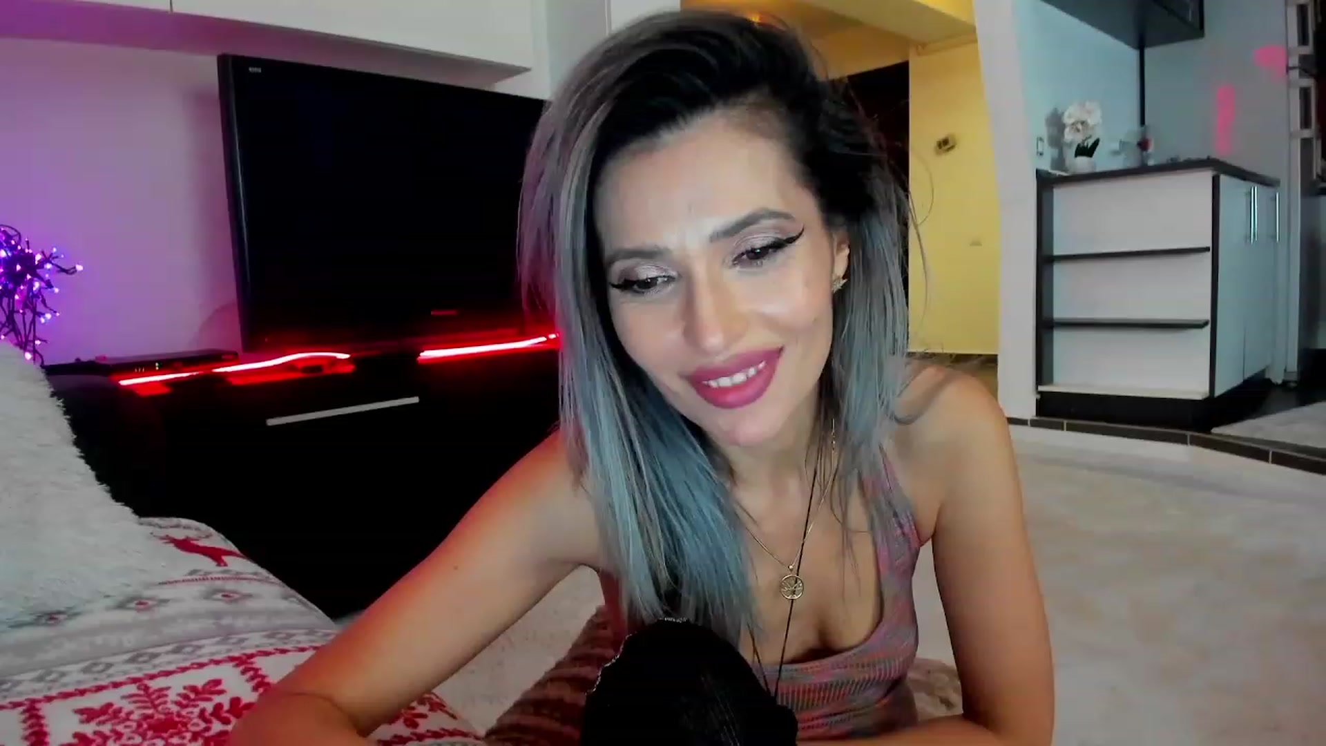 Gallery image thumbnail from SmileyTinaa's myfreecams stream on, 02/02/2024, 05:46 image 2 of 20