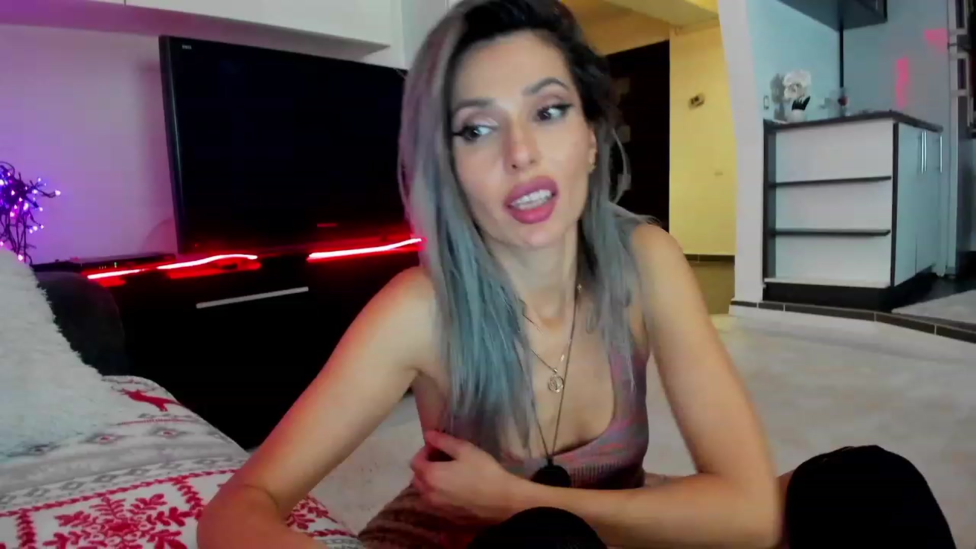 Gallery image thumbnail from SmileyTinaa's myfreecams stream on, 02/02/2024, 05:46 image 18 of 20
