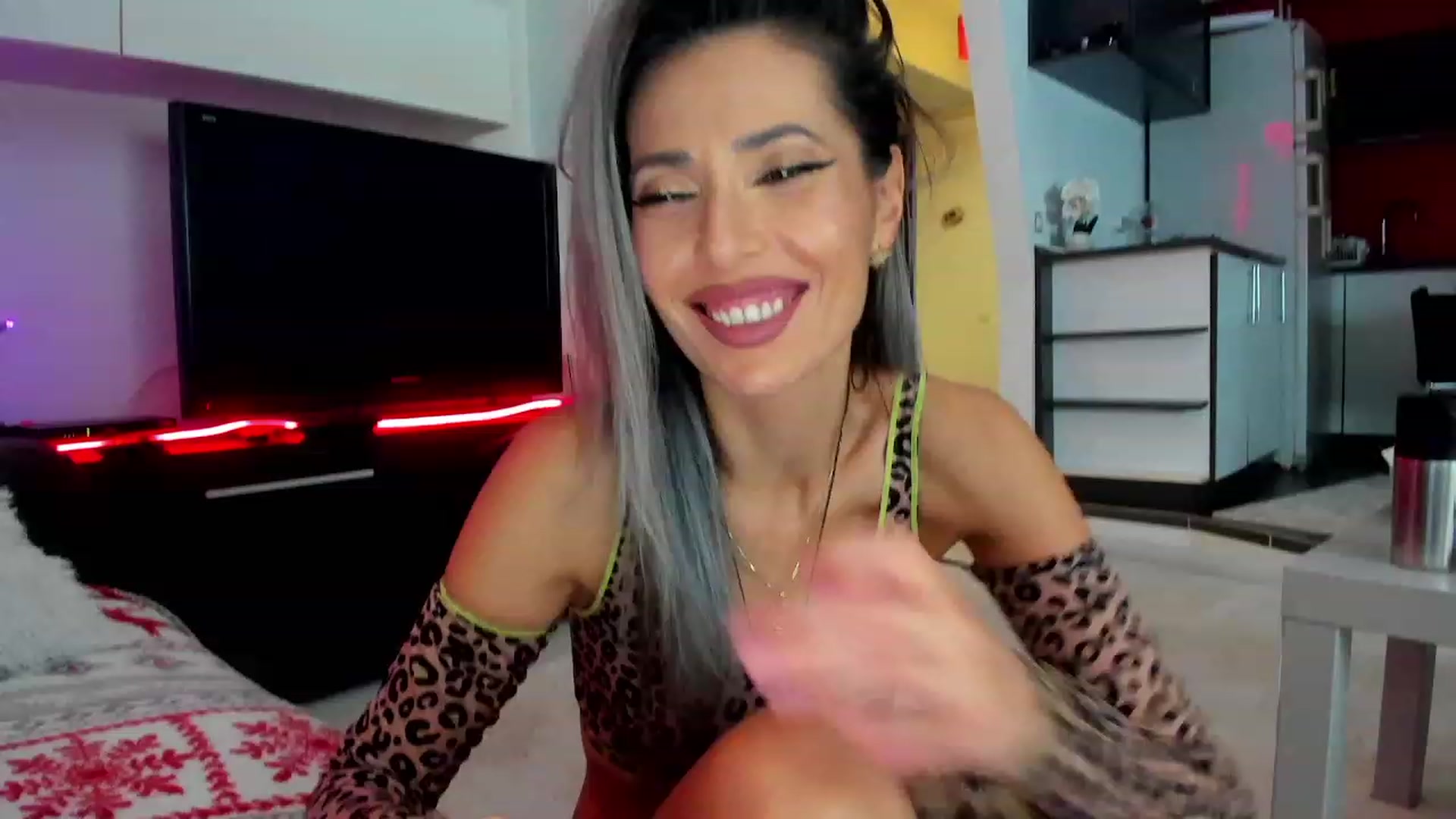 Gallery image thumbnail from SmileyTinaa's myfreecams stream on, 02/02/2024, 23:20 image 16 of 20
