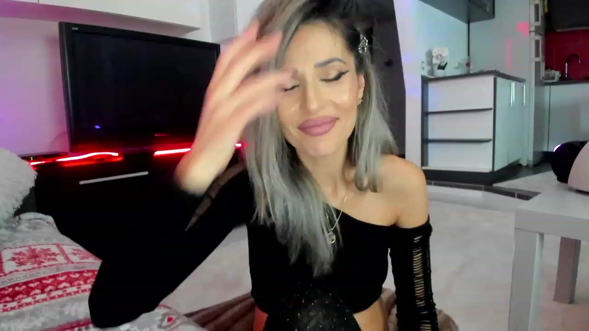 Gallery image thumbnail from SmileyTinaa's myfreecams stream on, 02/06/2024, 23:33 image 11 of 20