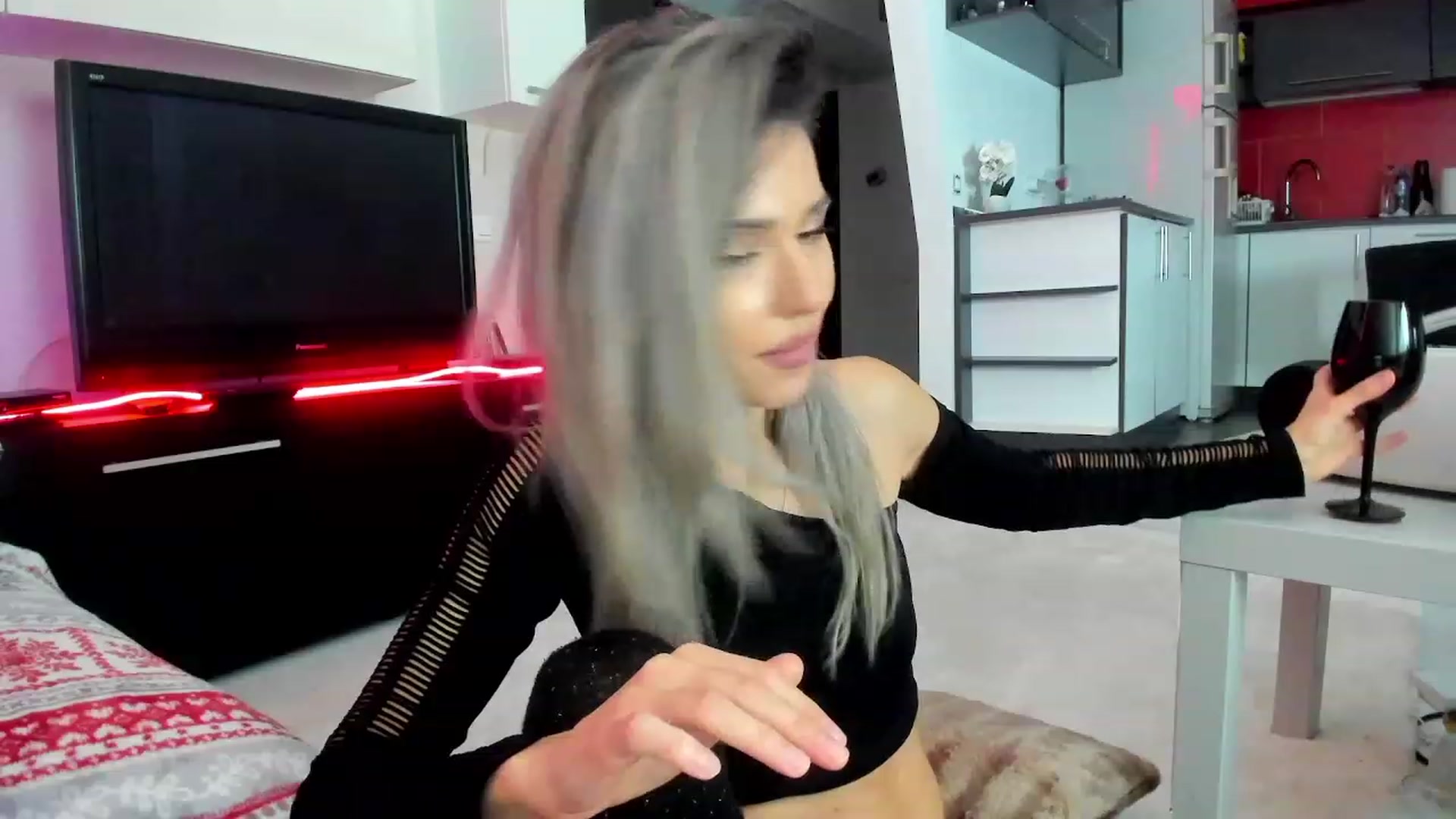 Gallery image thumbnail from SmileyTinaa's myfreecams stream on, 02/07/2024, 04:49 image 7 of 20