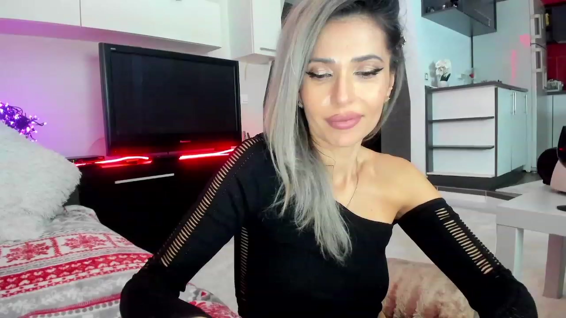 Gallery image thumbnail from SmileyTinaa's myfreecams stream on, 02/07/2024, 04:49 image 20 of 20
