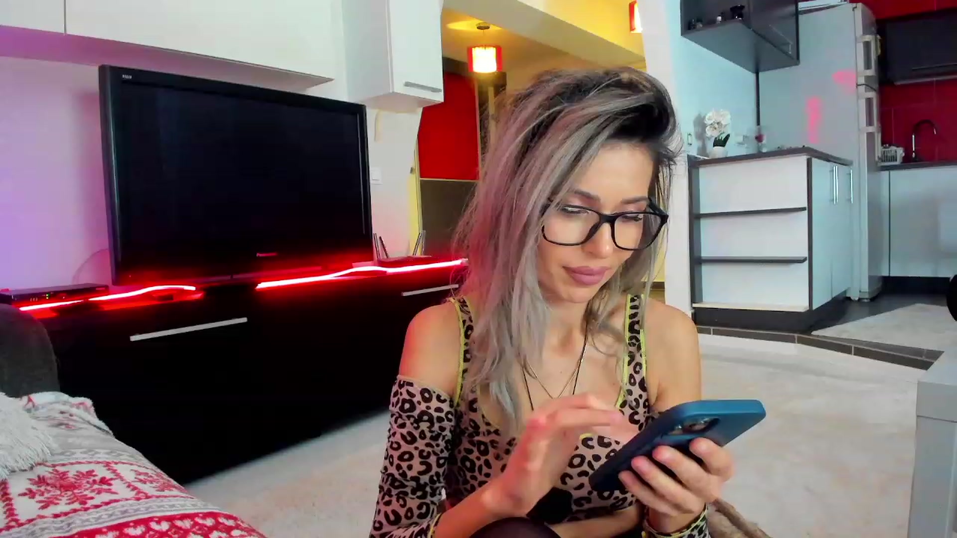 Gallery image thumbnail from SmileyTinaa's myfreecams stream on, 02/07/2024, 23:06 image 7 of 20