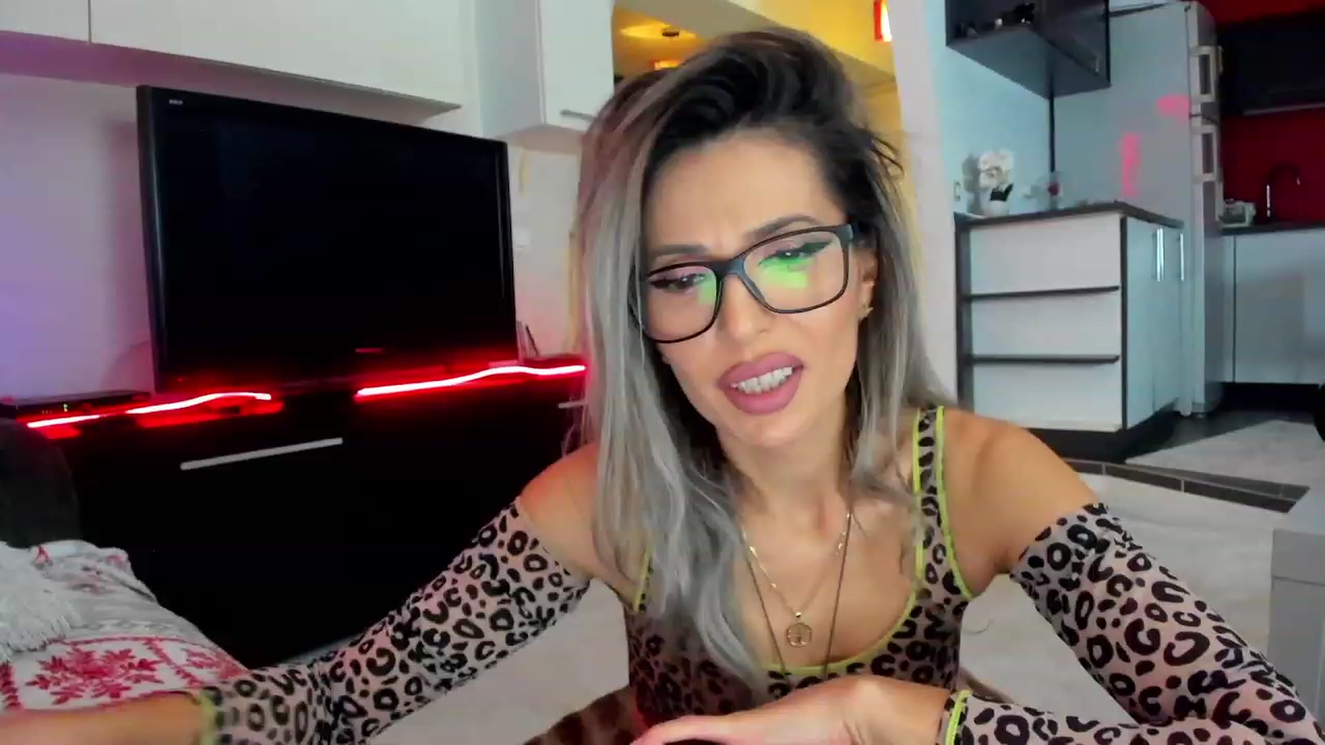 Gallery image thumbnail from SmileyTinaa's myfreecams stream on, 02/07/2024, 23:06 image 8 of 20