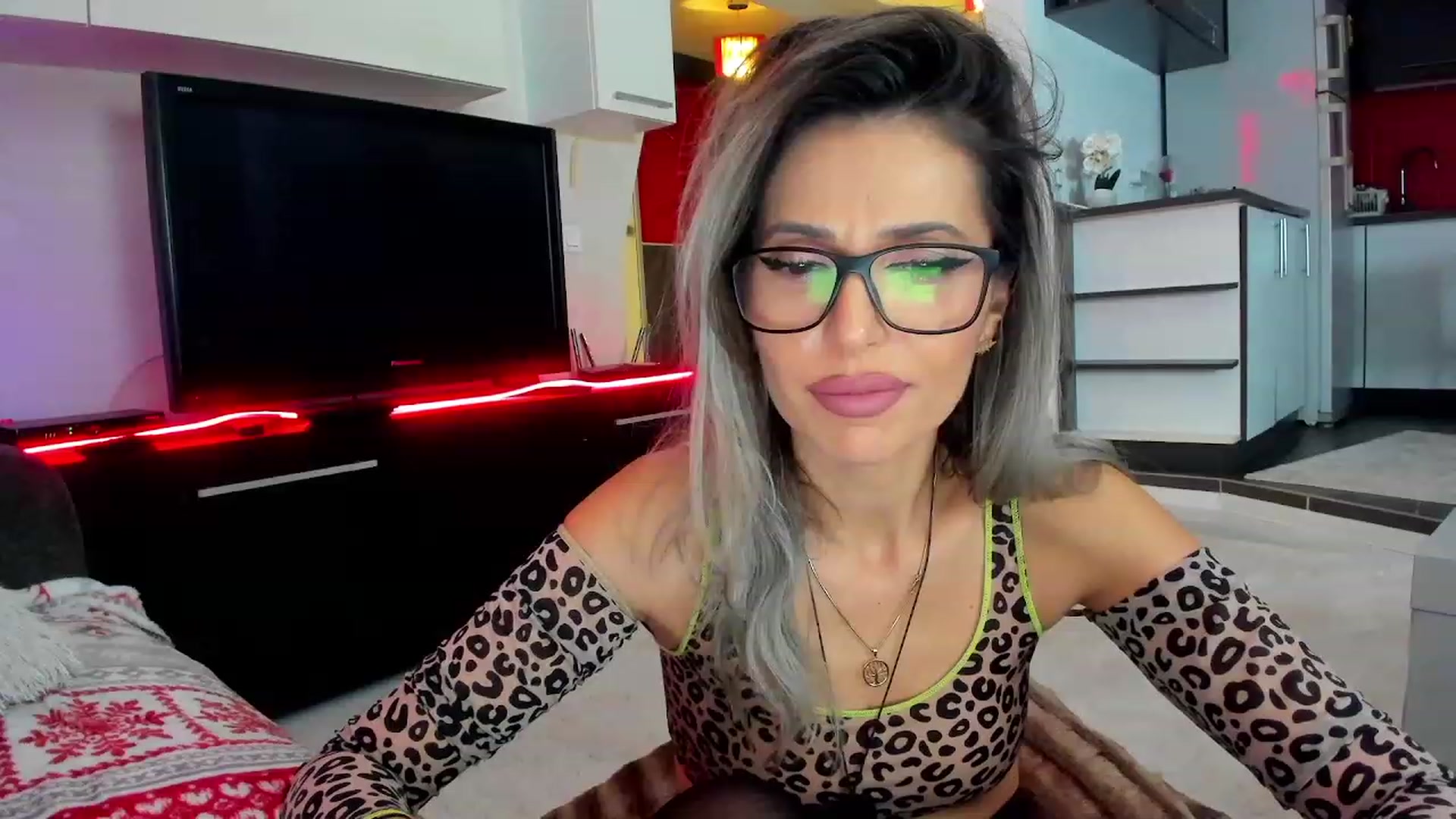 Gallery image thumbnail from SmileyTinaa's myfreecams stream on, 02/07/2024, 23:06 image 5 of 20