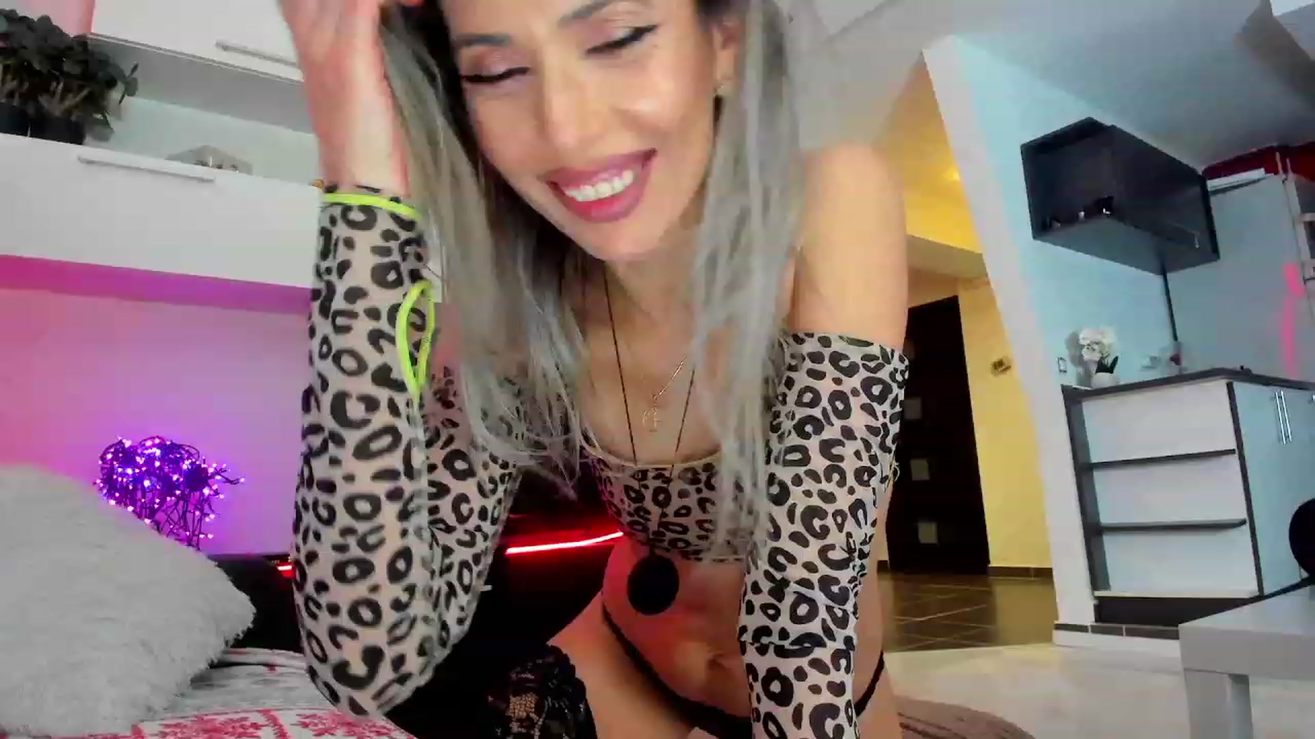 Gallery image thumbnail from SmileyTinaa's myfreecams stream on, 02/08/2024, 02:22 image 12 of 20