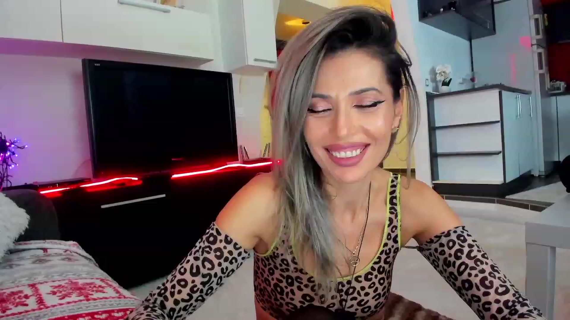 Gallery image thumbnail from SmileyTinaa's myfreecams stream on, 02/08/2024, 02:22 image 4 of 20