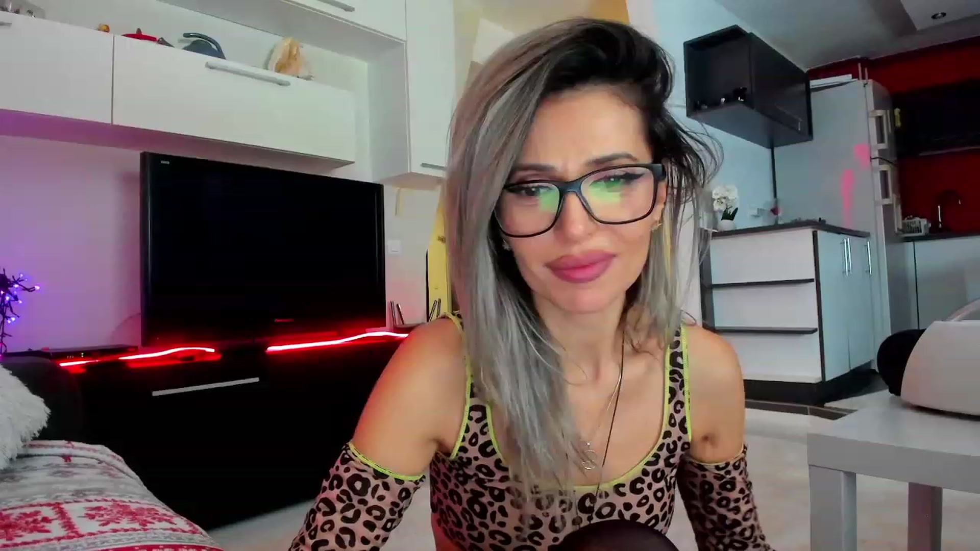 Gallery image thumbnail from SmileyTinaa's myfreecams stream on, 02/08/2024, 05:06 image 9 of 20
